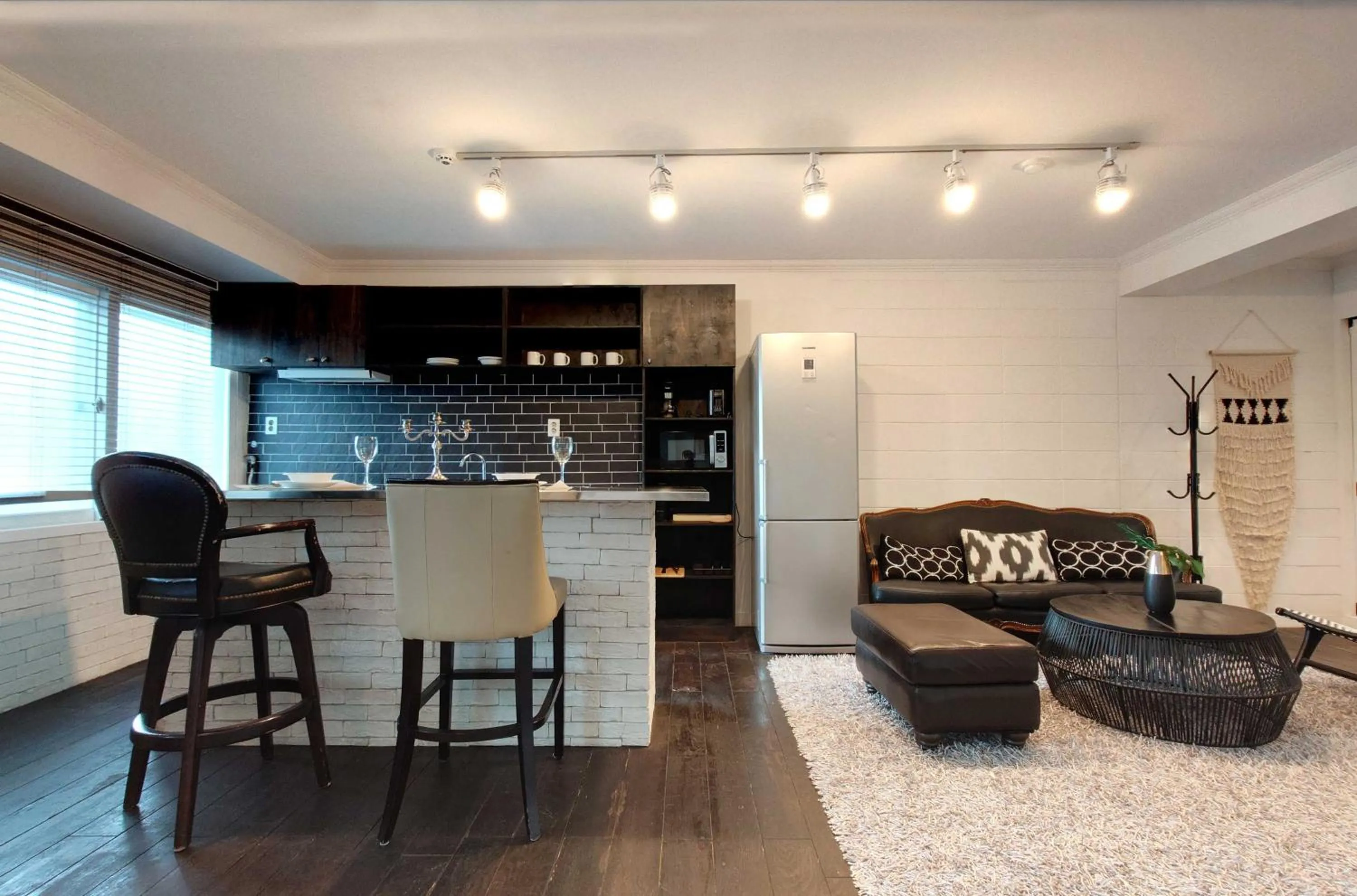 Dining area in Seoul Loft Apartments - SLA 7 Night Minimum