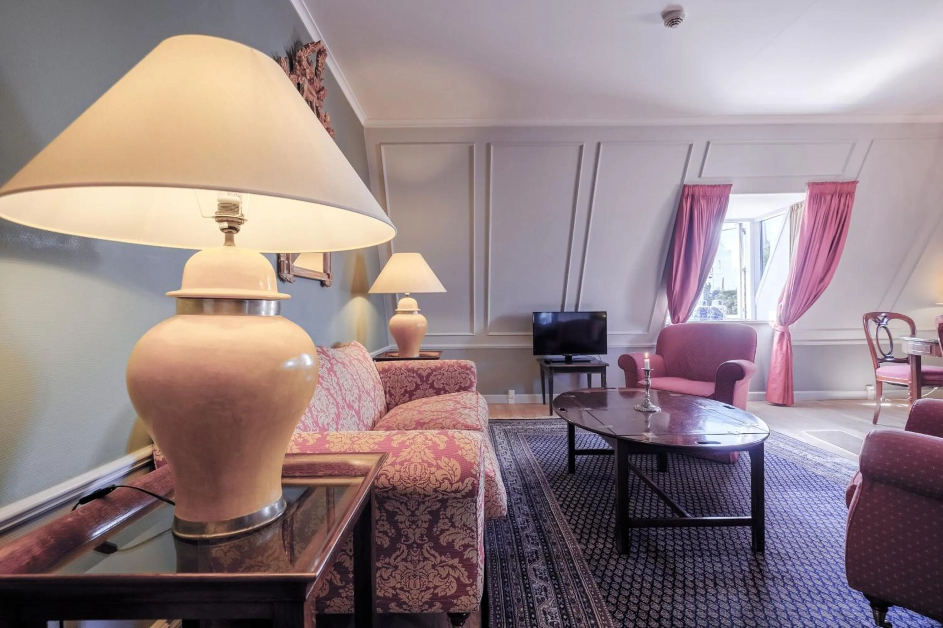 Living room in Four Points Flex by Sheraton Roskilde