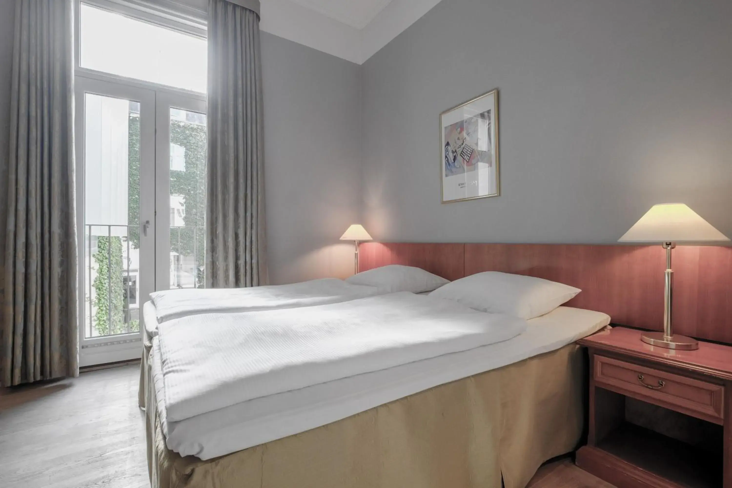 Standard Double Room with Queen Bed in Zleep Hotel Prindsen Roskilde Standard Double Room with Queen Bed in Zleep Hotel Prindsen Roskilde