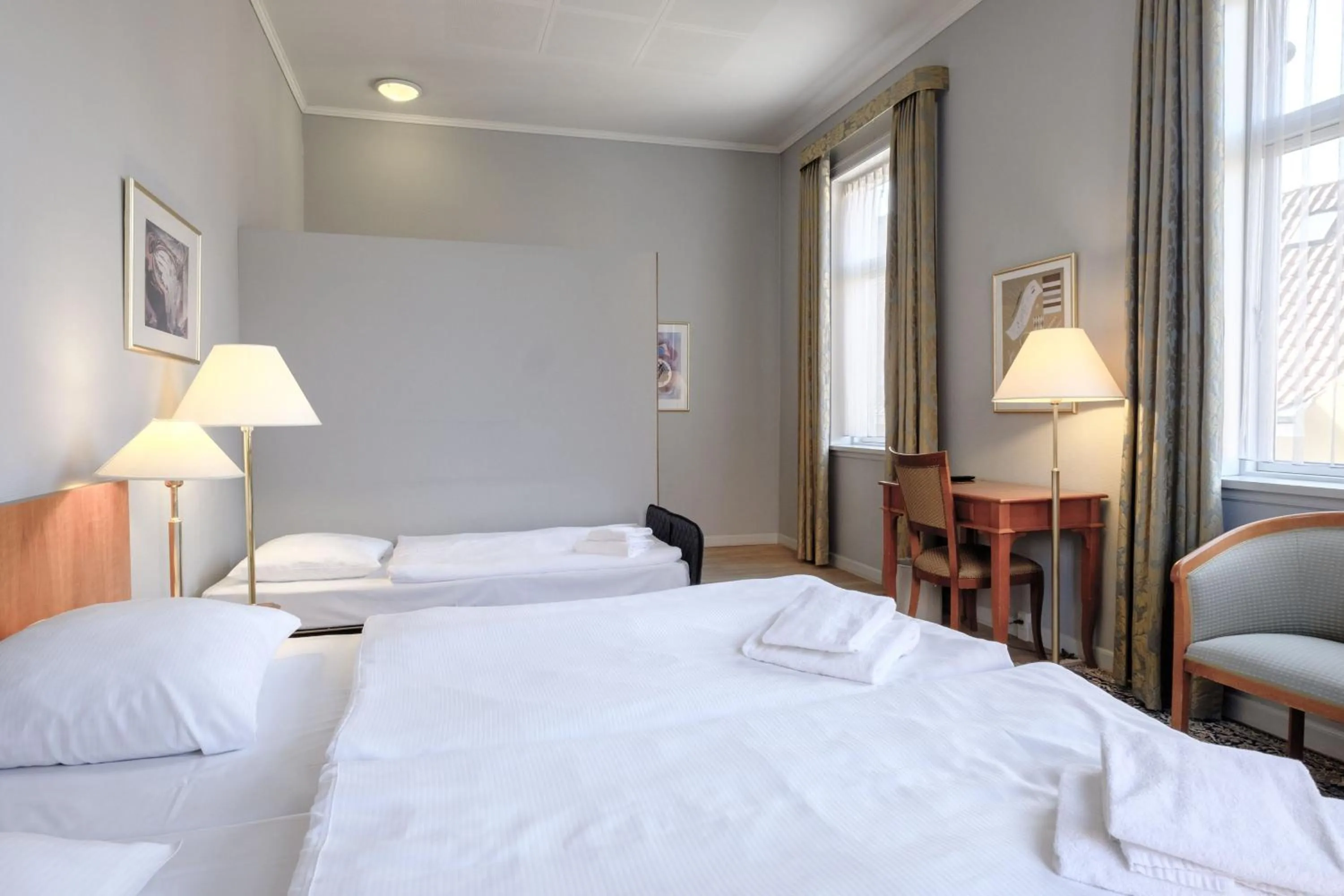 Photo of the whole room, Bed in Four Points Flex by Sheraton Roskilde