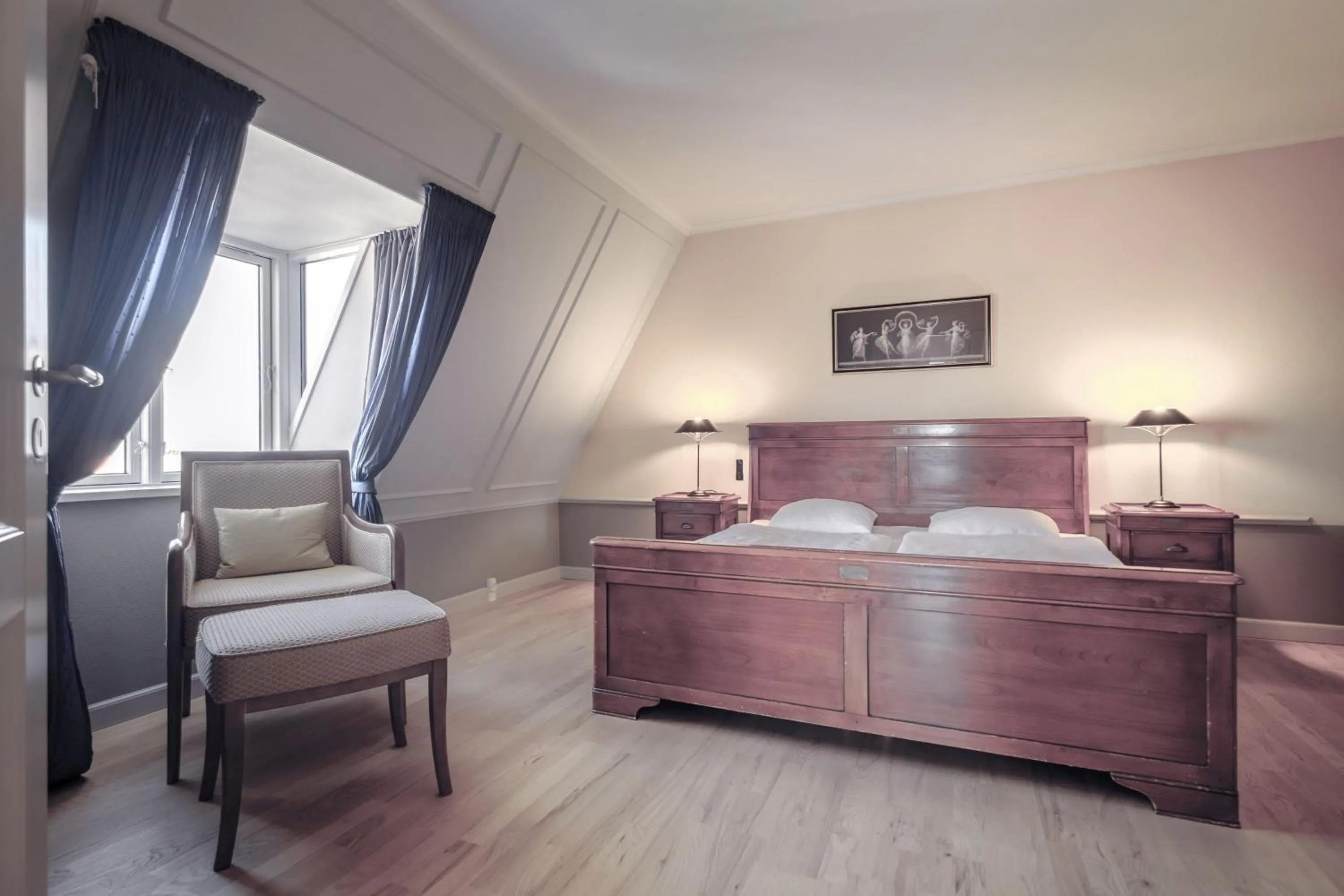 Photo of the whole room, Bed in Four Points Flex by Sheraton Roskilde