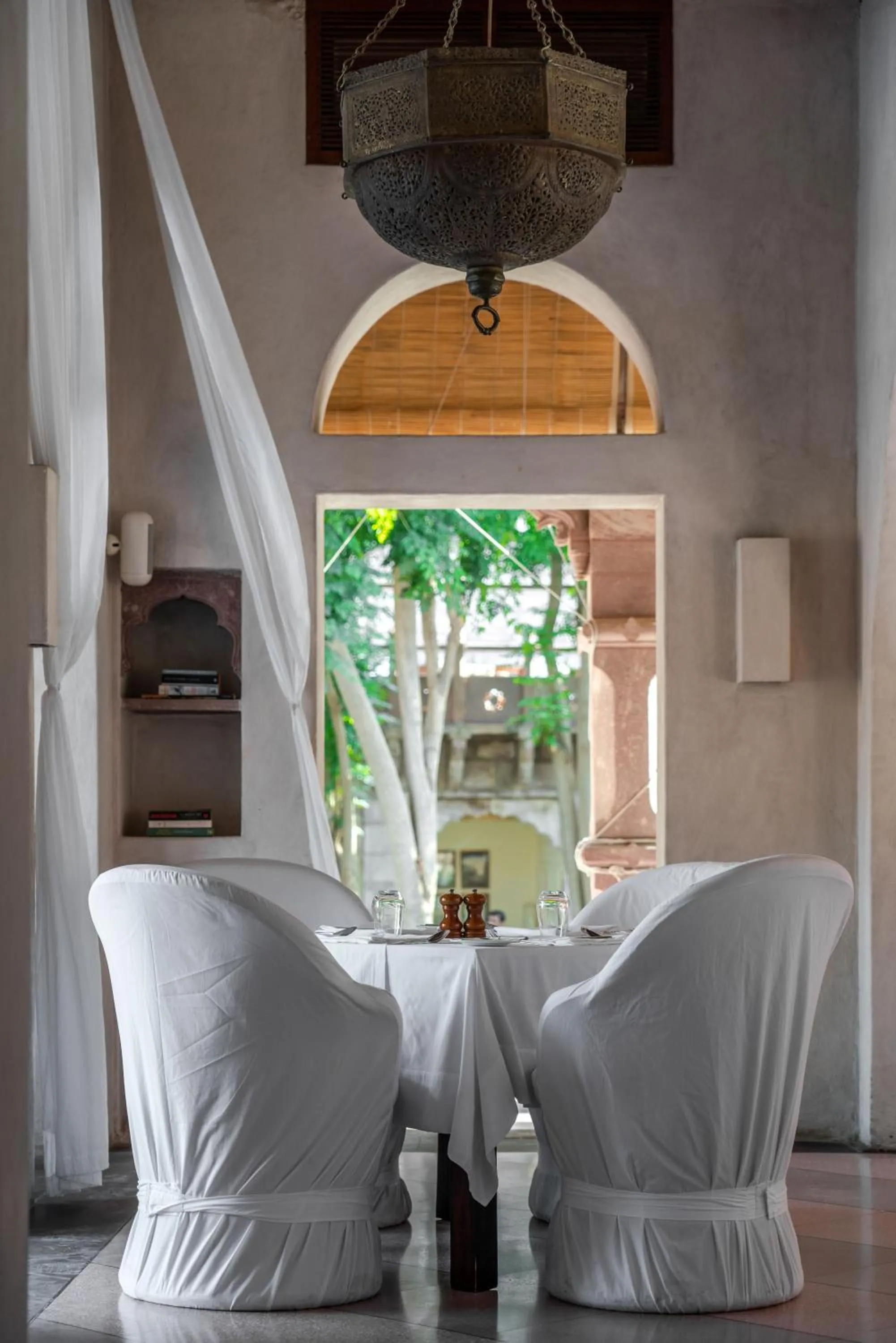 Restaurant/places to eat, Bed in RAAS Jodhpur