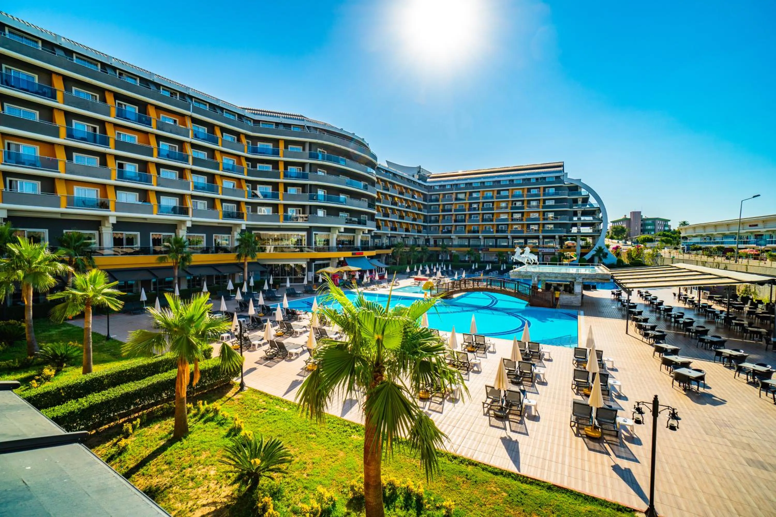 Property building, Swimming Pool in Senza The Inn Resort & Spa - Ultra All Inclusive