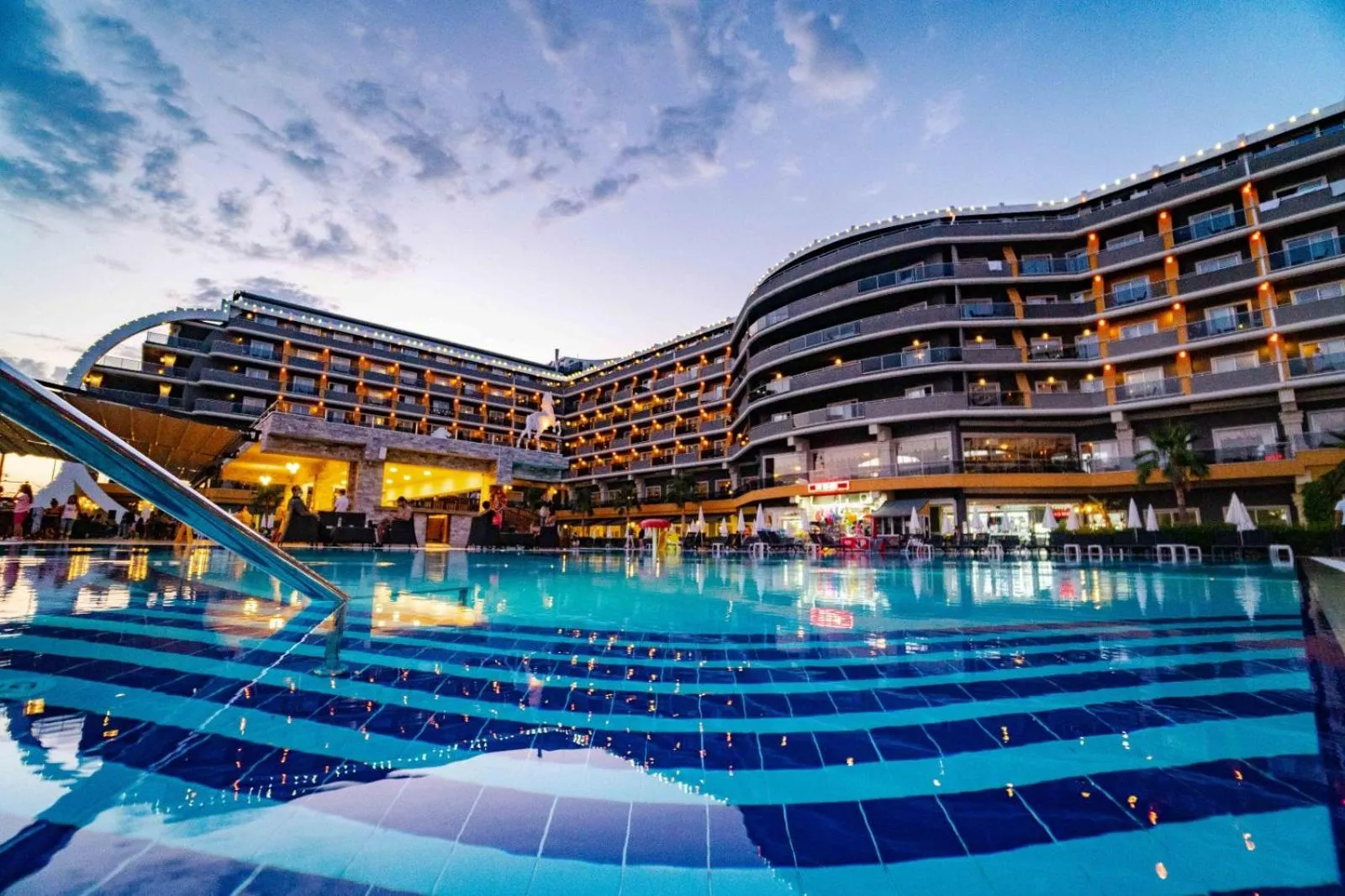 Swimming pool, Property Building in Senza The Inn Resort & Spa - Ultra All Inclusive