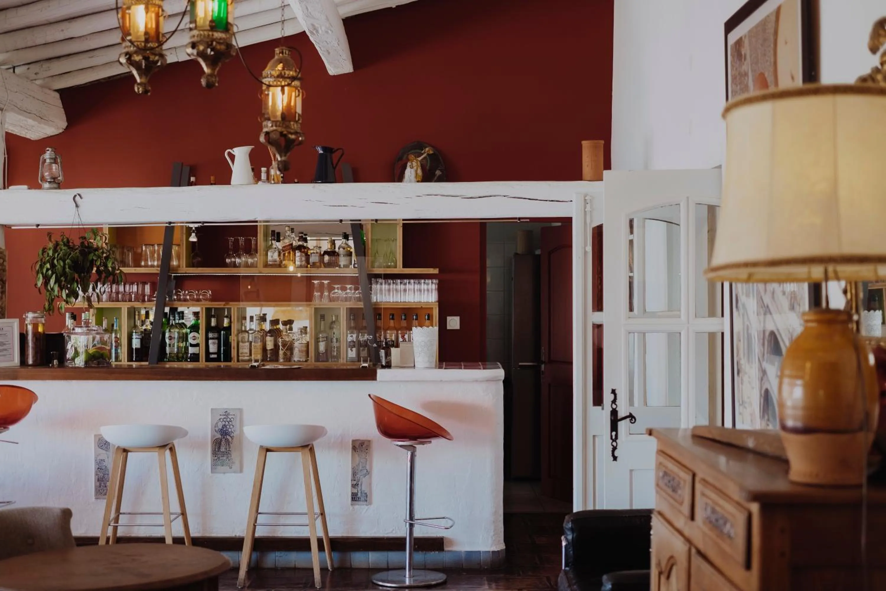 Lounge or bar in Oustau Camarguen Hôtel & Spa