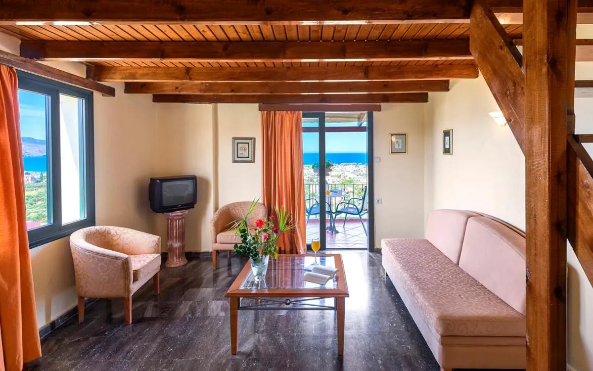 Communal lounge/ TV room in Antilia Apartments