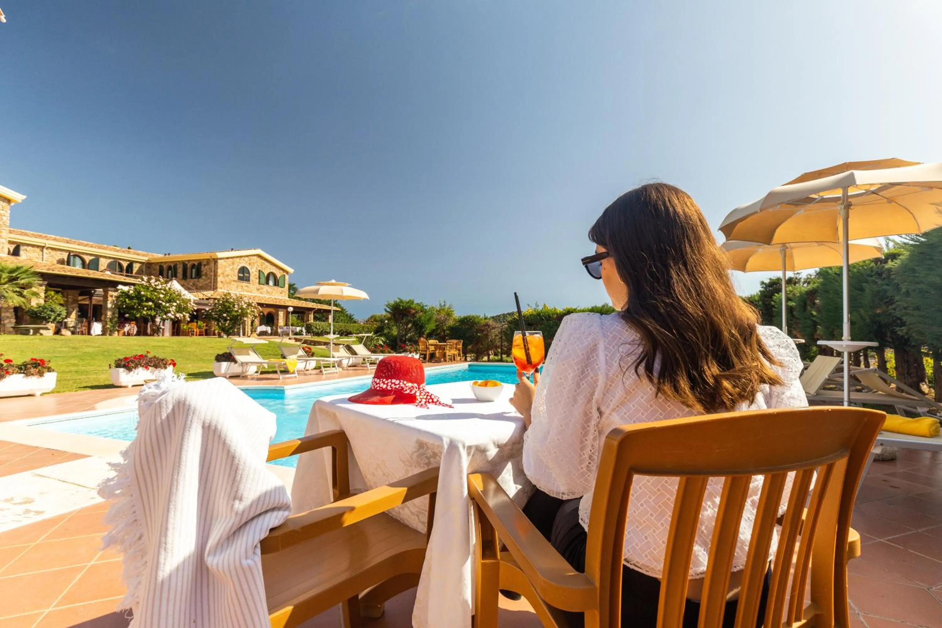 Swimming pool in Hotel Janas