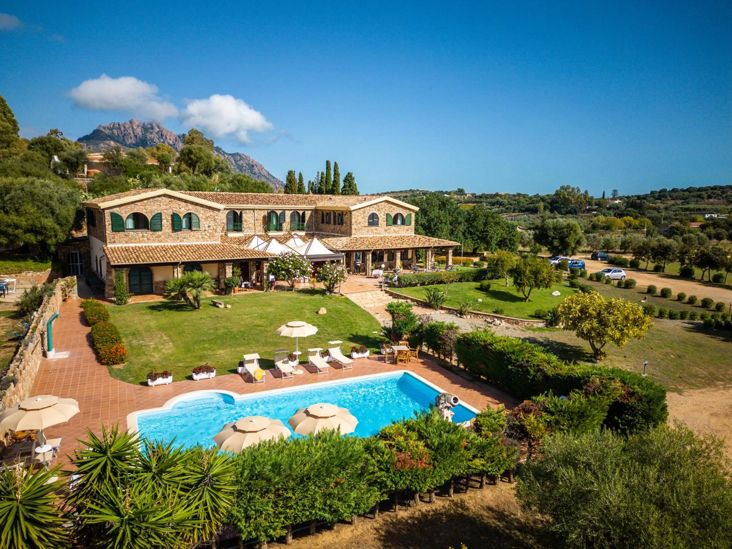 Restaurant/places to eat in Hotel Janas