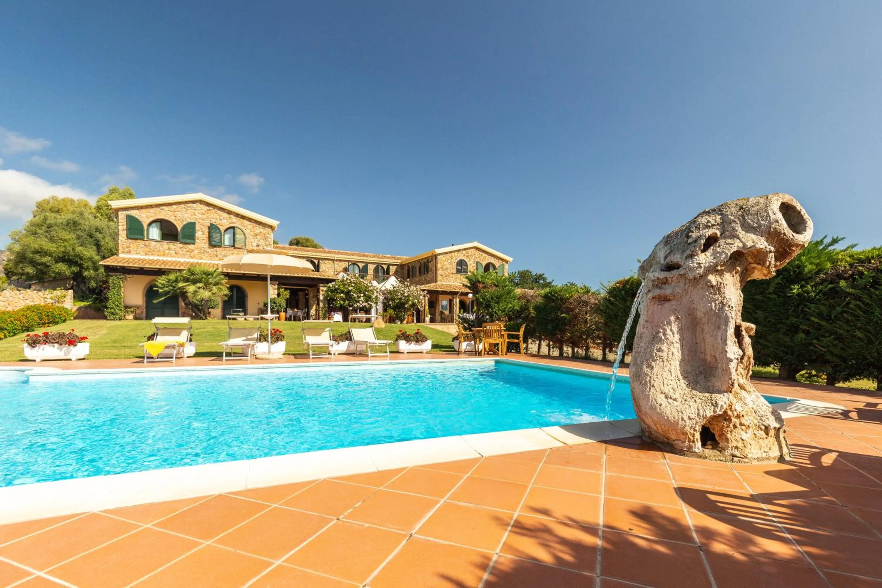 Restaurant/places to eat in Hotel Janas