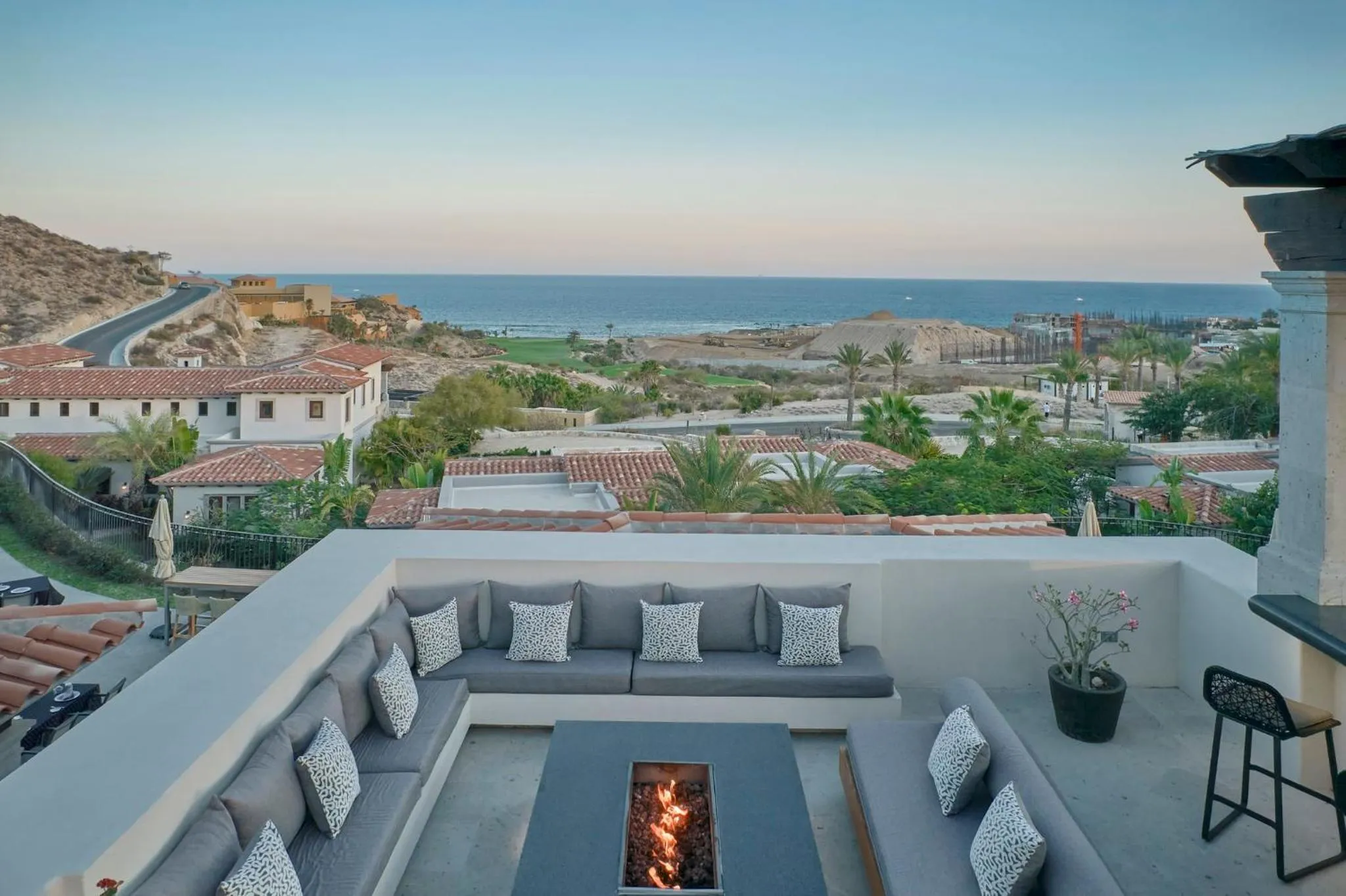 Library in Live Aqua Private Residences Los Cabos