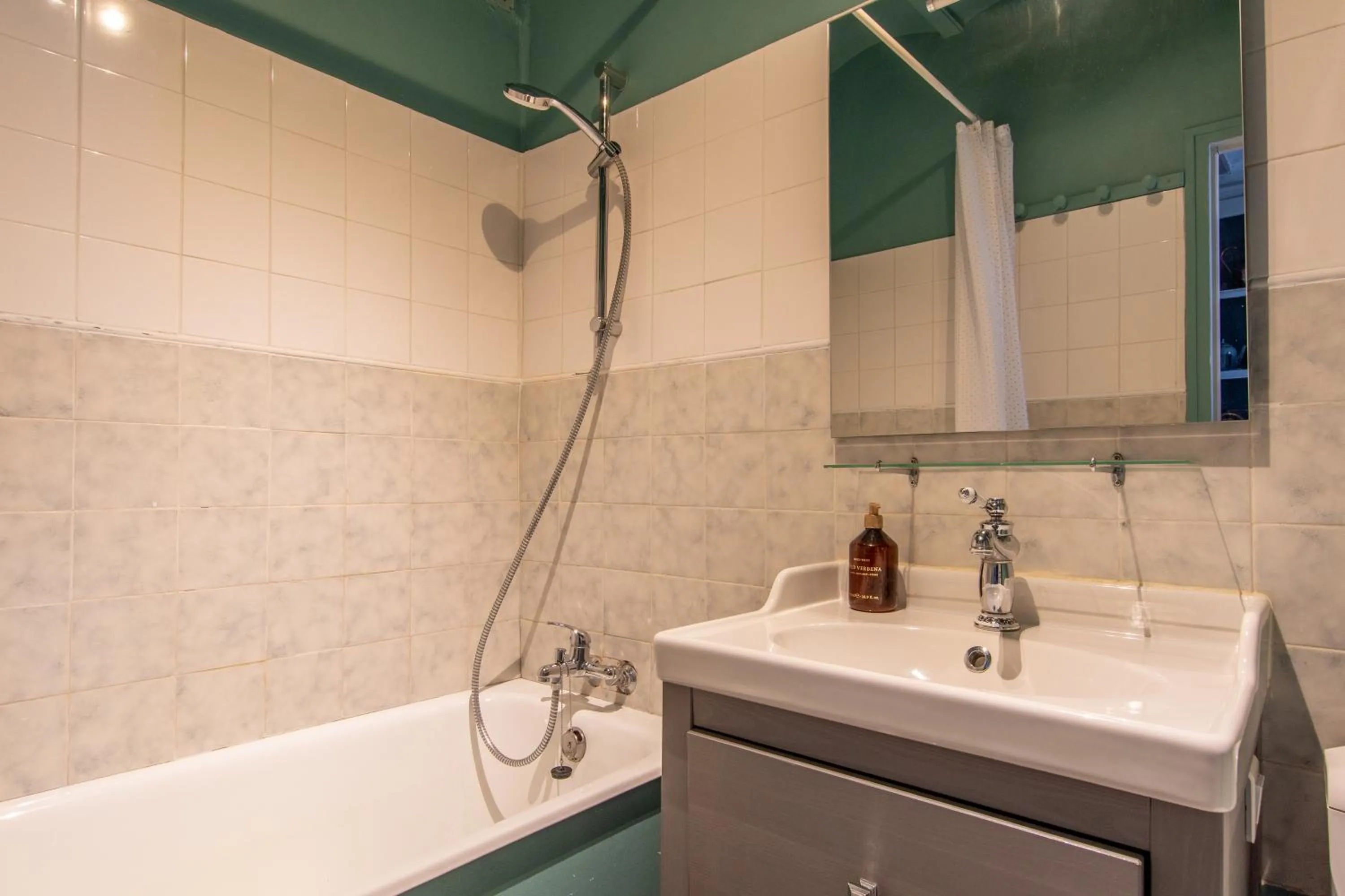 Shower in La Maison Haute