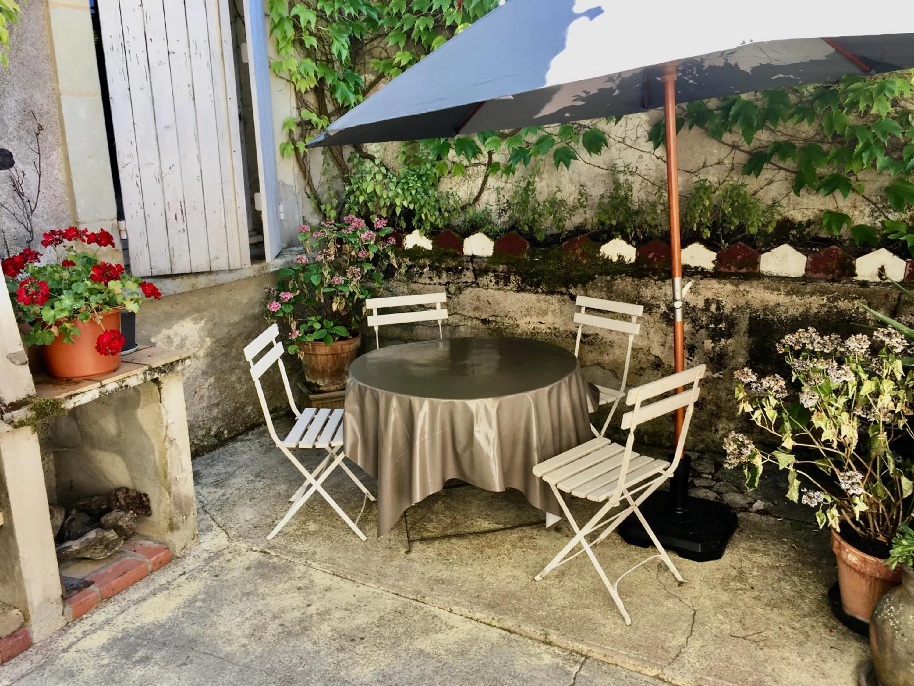 Patio in La Maison Haute