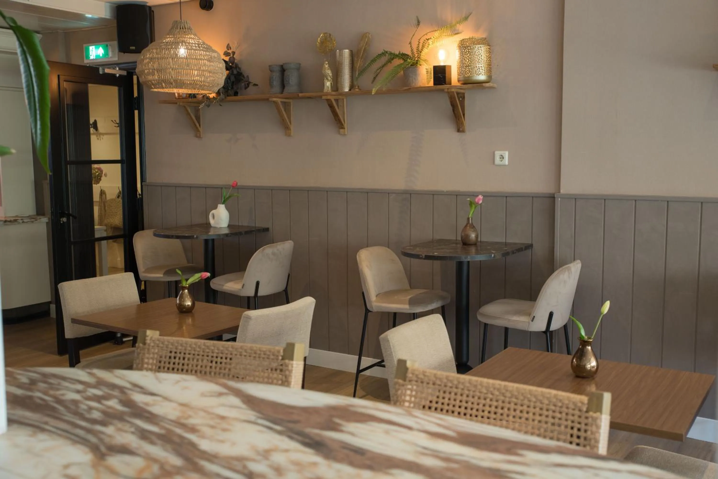 Restaurant/places to eat in The BLOOM