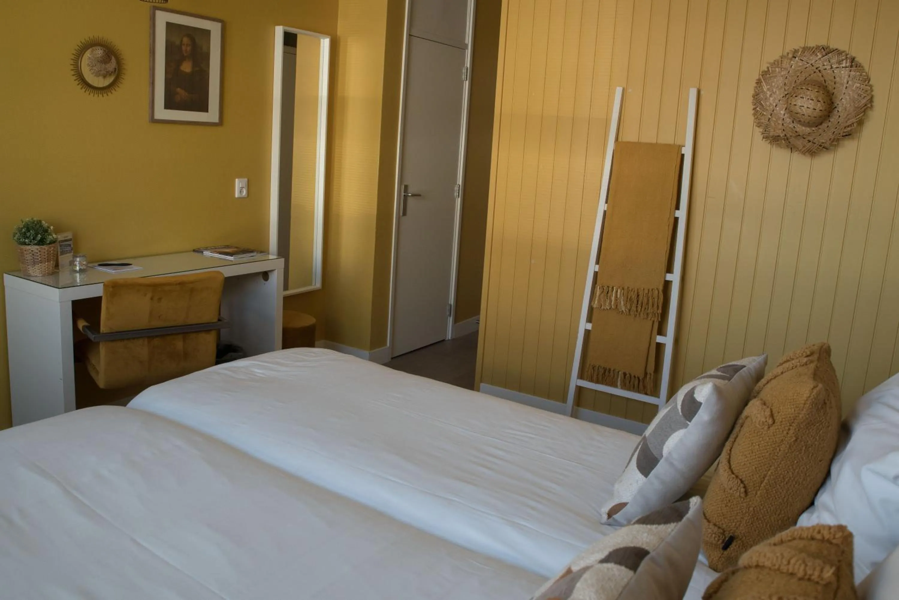 Bedroom, Bed in The BLOOM