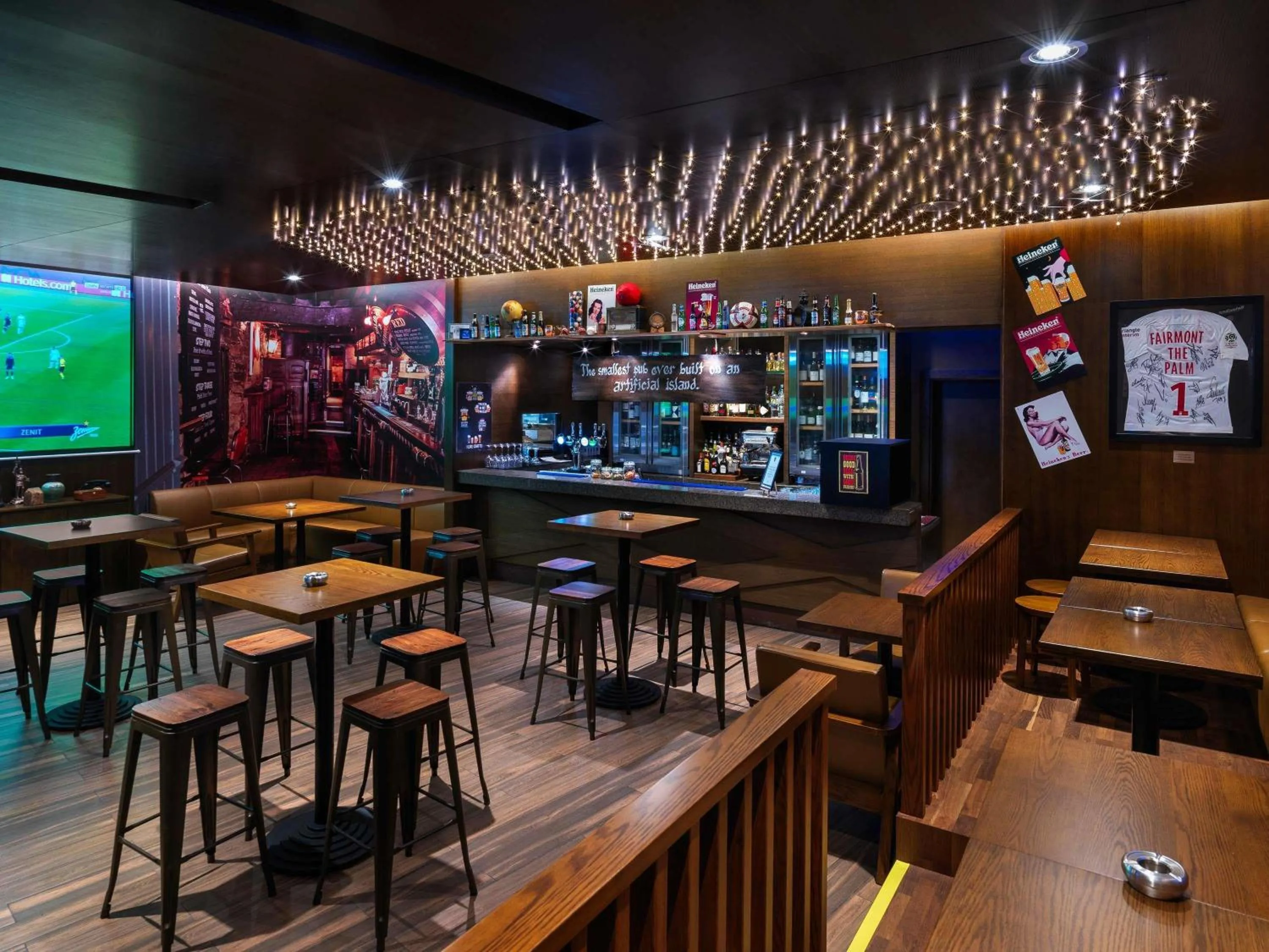 Lounge or bar in Fairmont The Palm