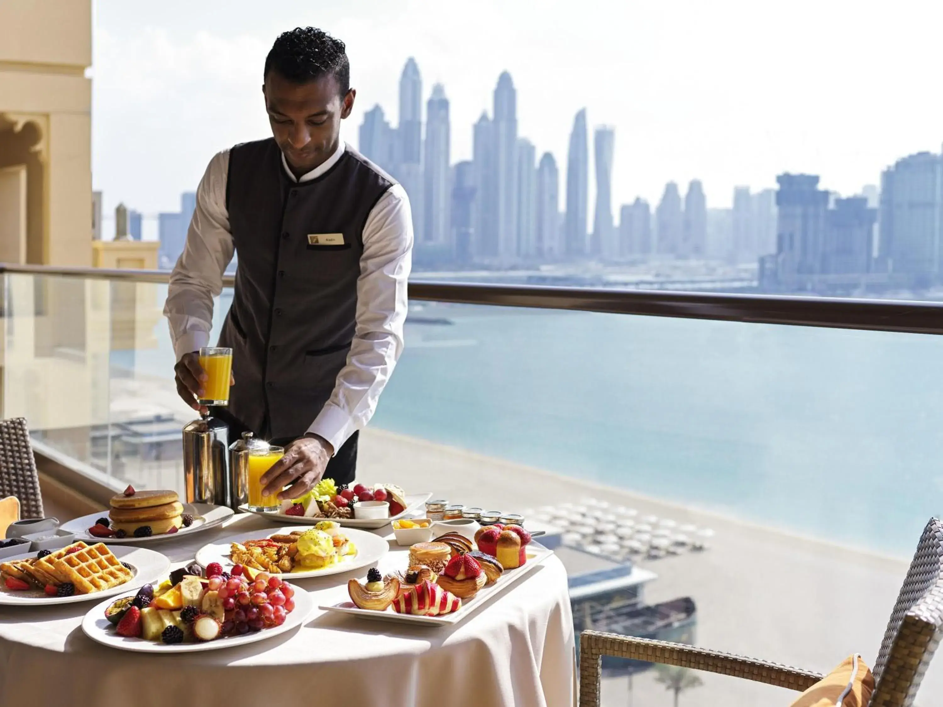 Signature Jacuzzi Suite with Panoramic Palm Sea View in Fairmont The Palm Signature Jacuzzi Suite with Panoramic Palm Sea View in Fairmont The Palm