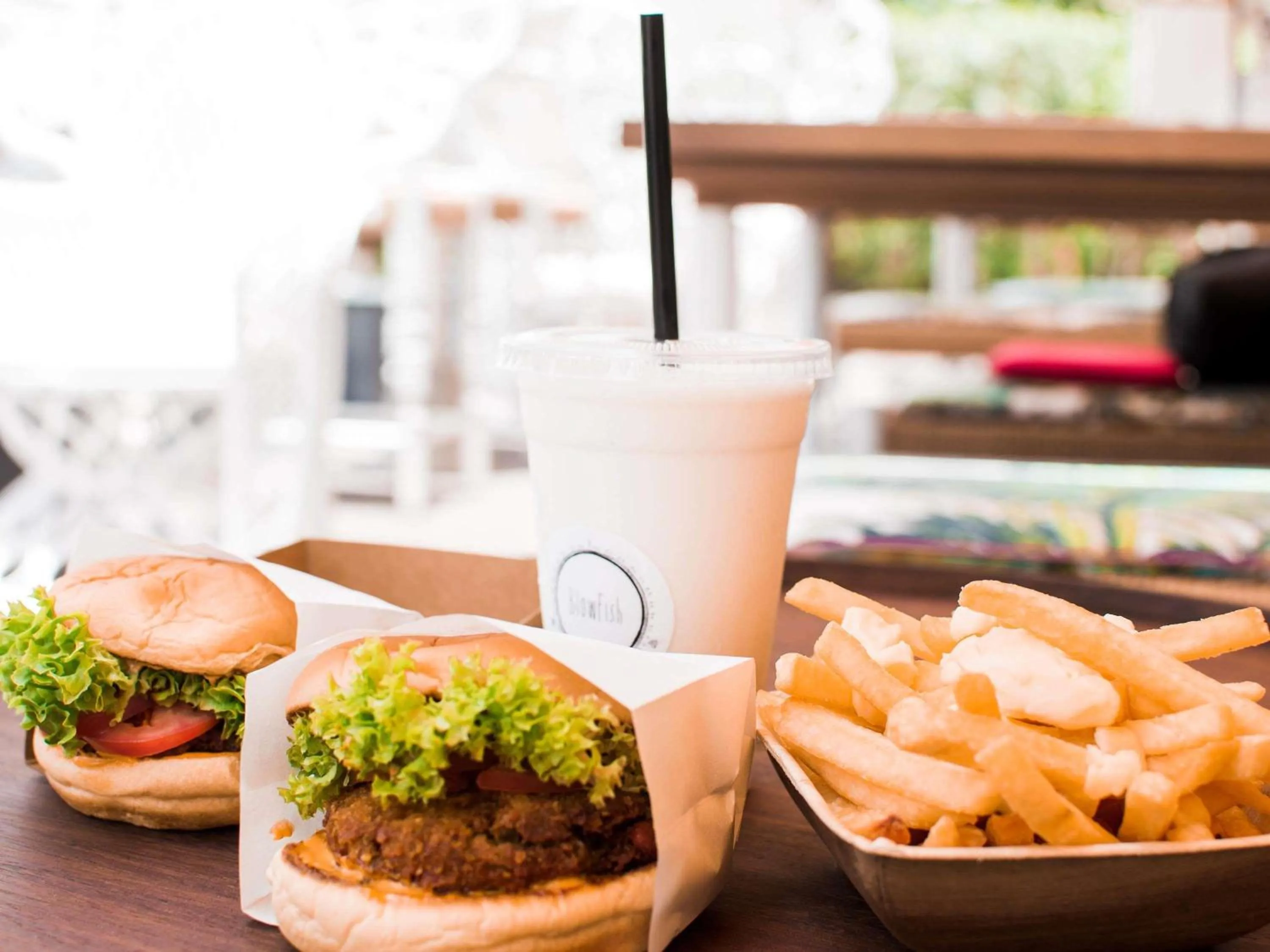 Restaurant/places to eat in Fairmont The Palm