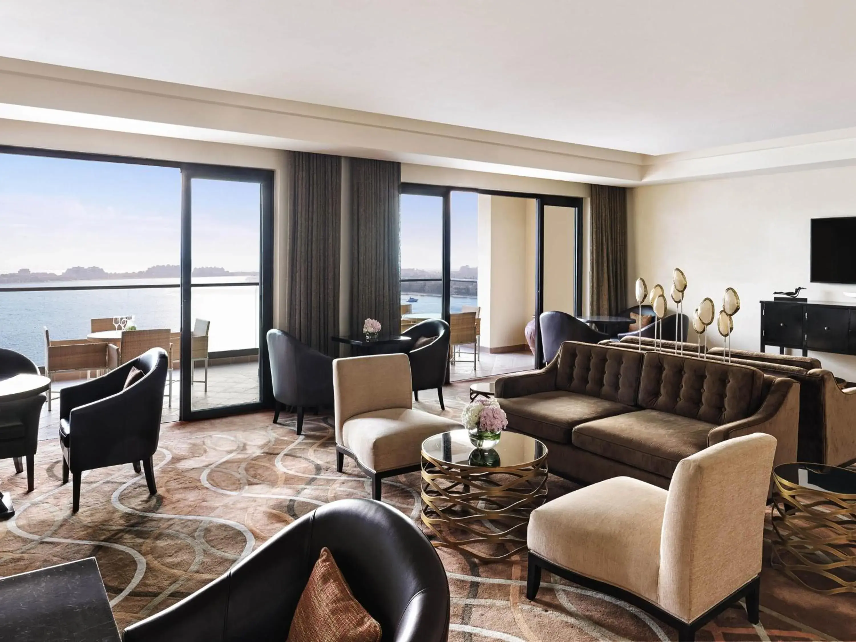 Fairmont Gold Heritage King Room with Lounge Access in Fairmont The Palm Fairmont Gold Heritage King Room with Lounge Access in Fairmont The Palm