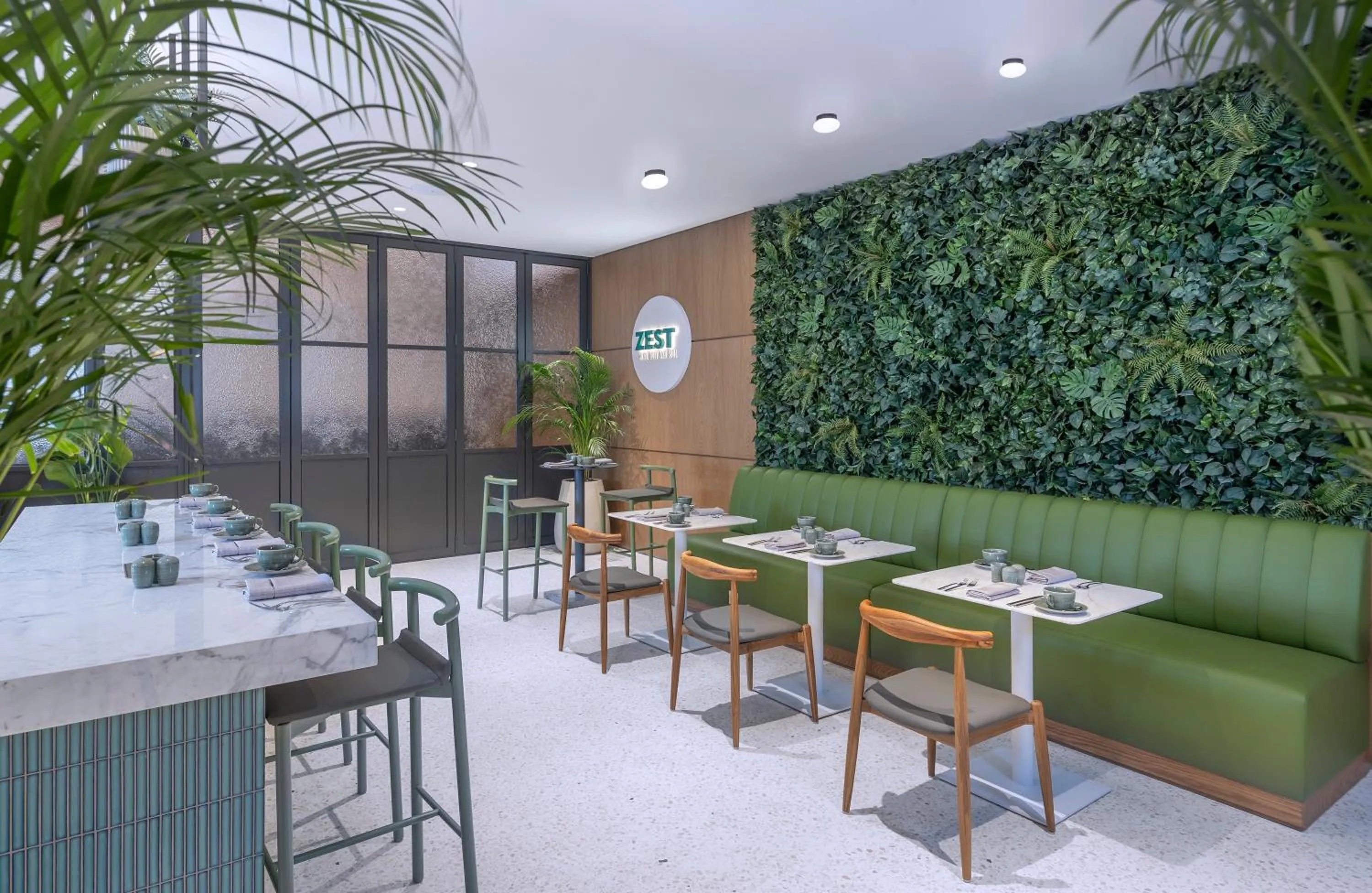 Restaurant/places to eat in Fairmont The Palm