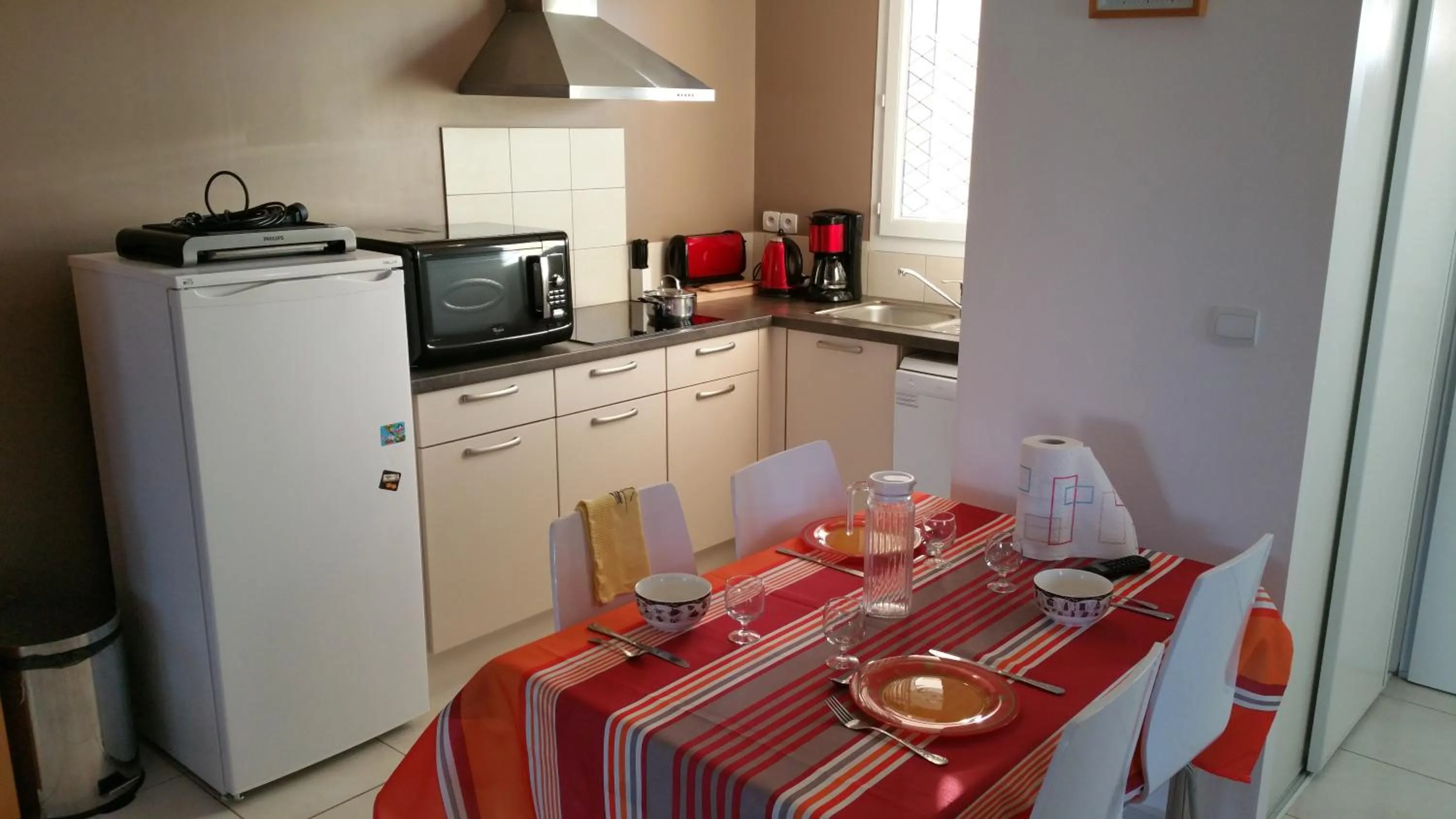 Kitchen or kitchenette in Chambres d'hôtes et gîtes Al Pati