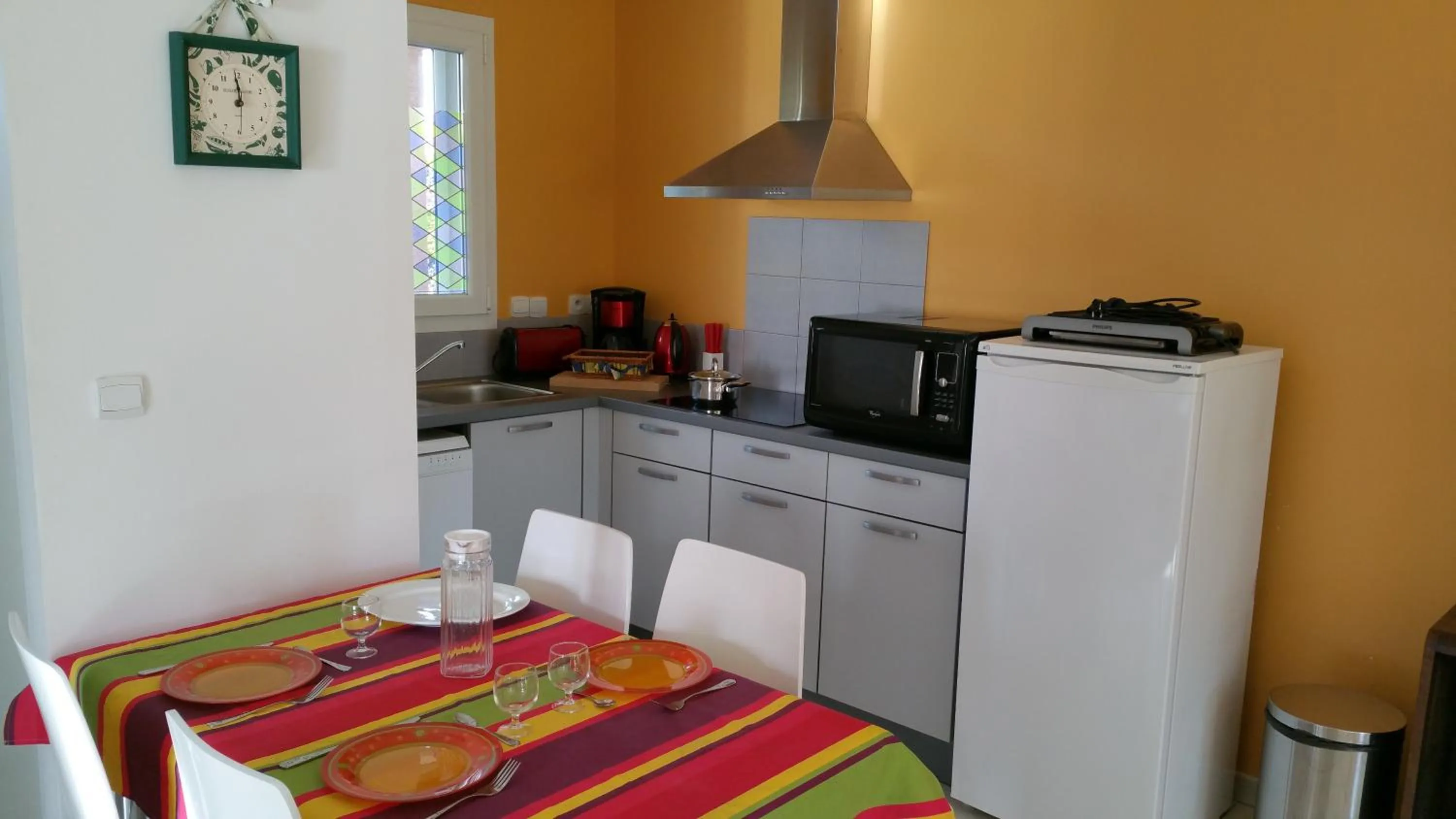 Kitchen or kitchenette in Chambres d'hôtes et gîtes Al Pati