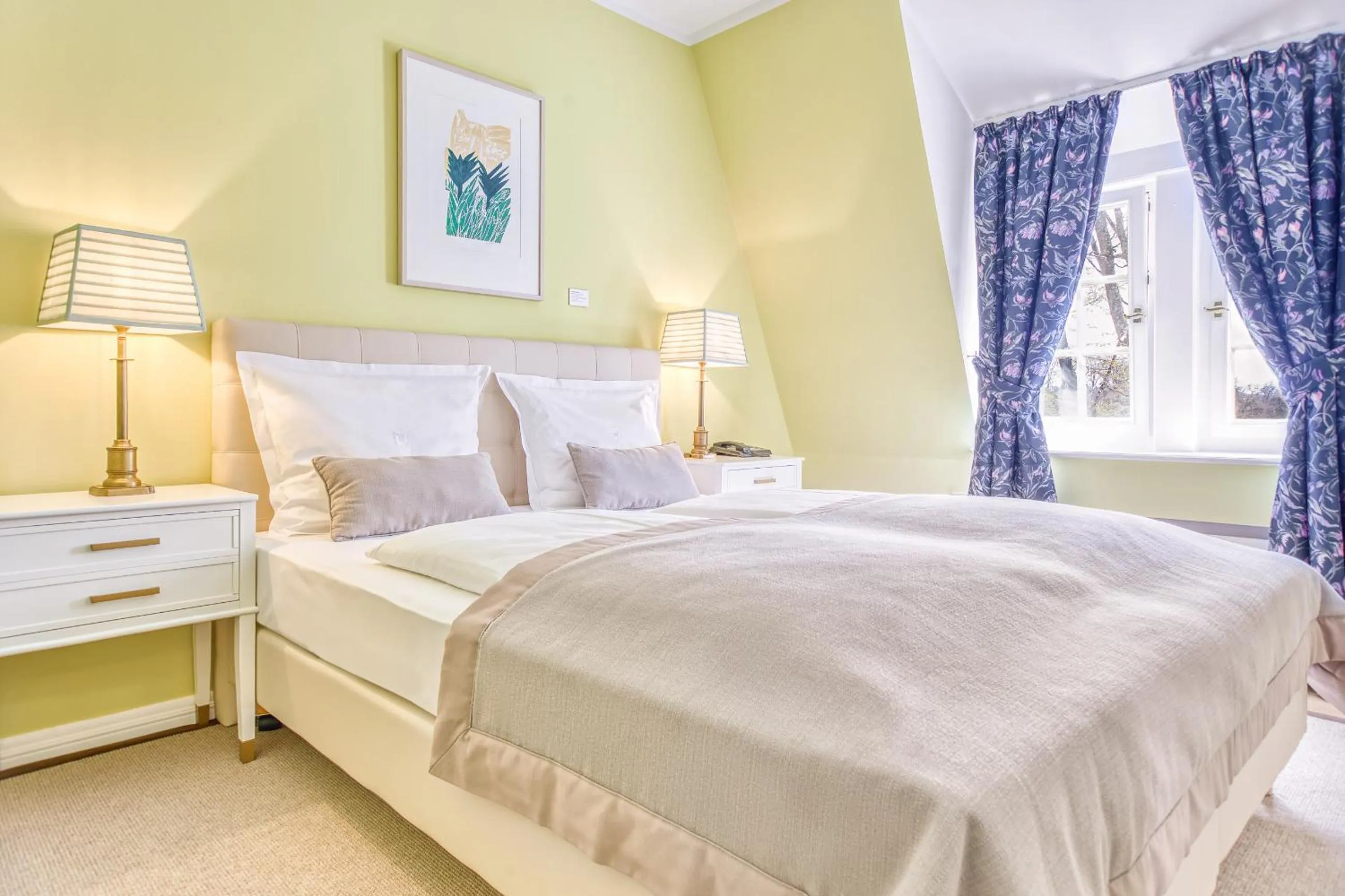 Bedroom, Bed in Wald & Schlosshotel Friedrichsruhe