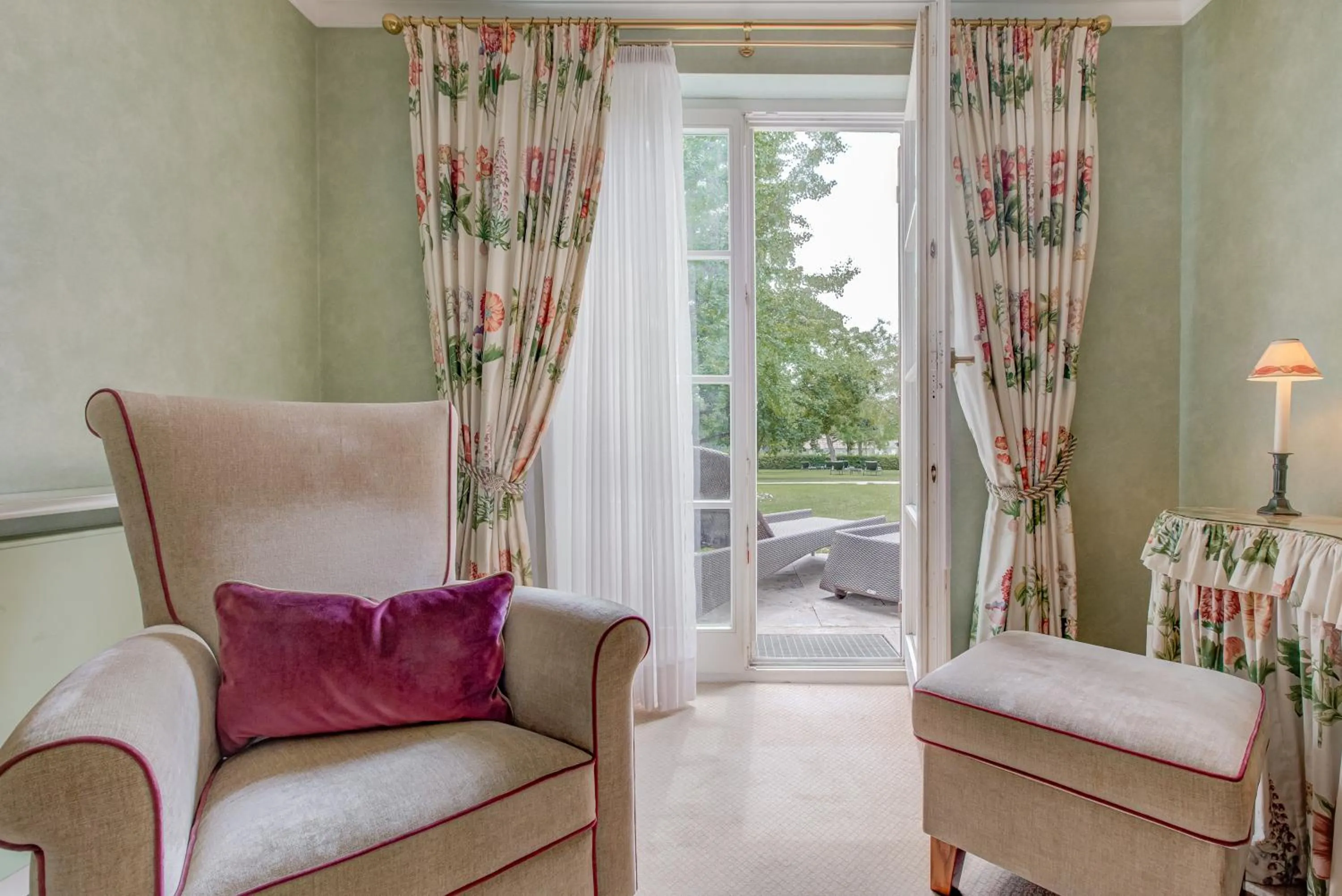 Garden view in Wald & Schlosshotel Friedrichsruhe