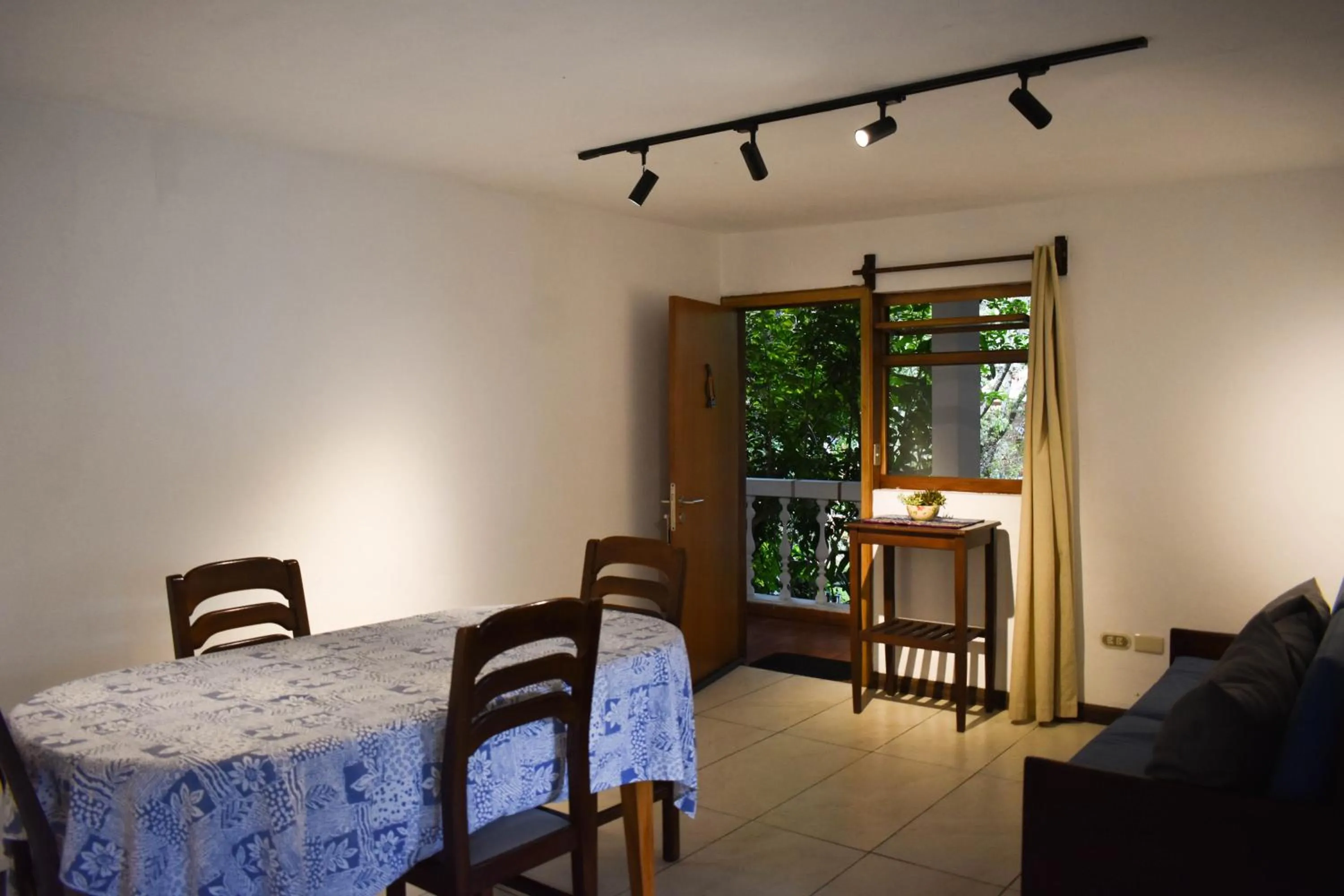 Living room in Apartamentos Otorongo Cuenca Ecuador