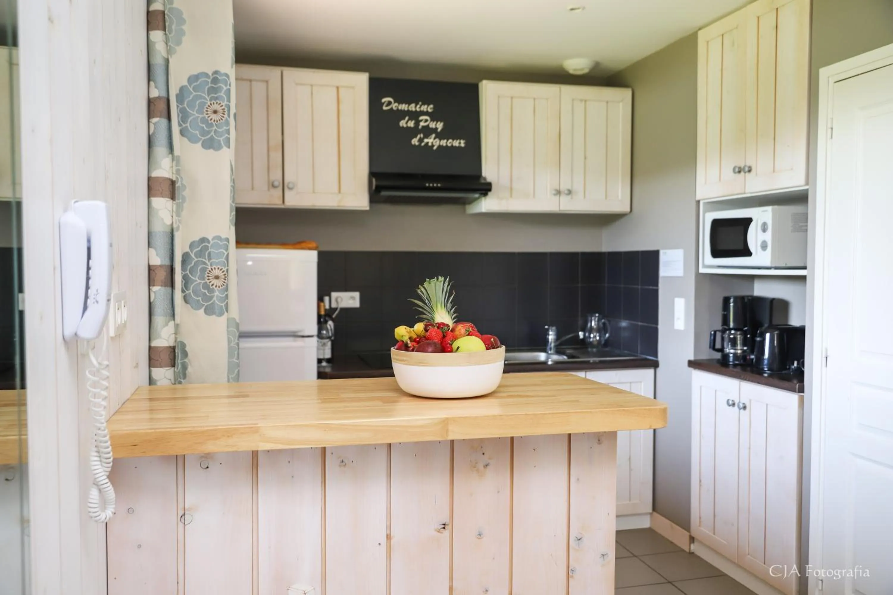 Kitchen or kitchenette in Vacancéole - Le Domaine des Monédières
