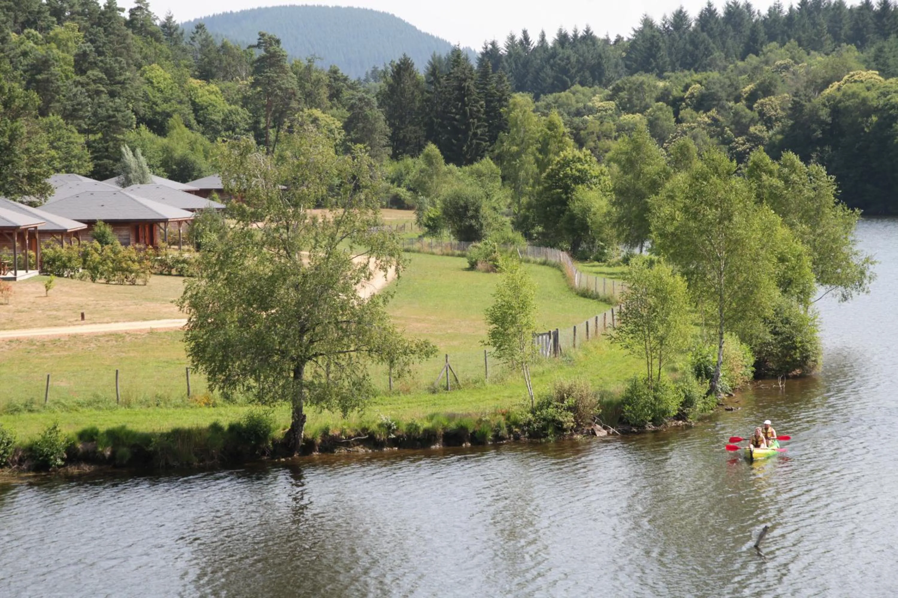 Canoeing in Vacancéole - Le Domaine des Monédières