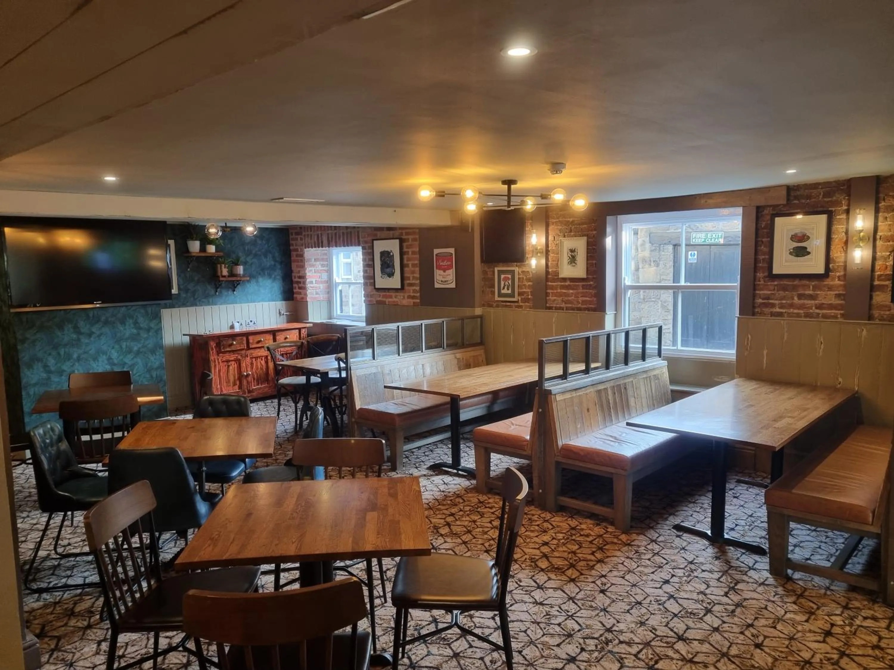 Lounge or bar in The Diamond Inn