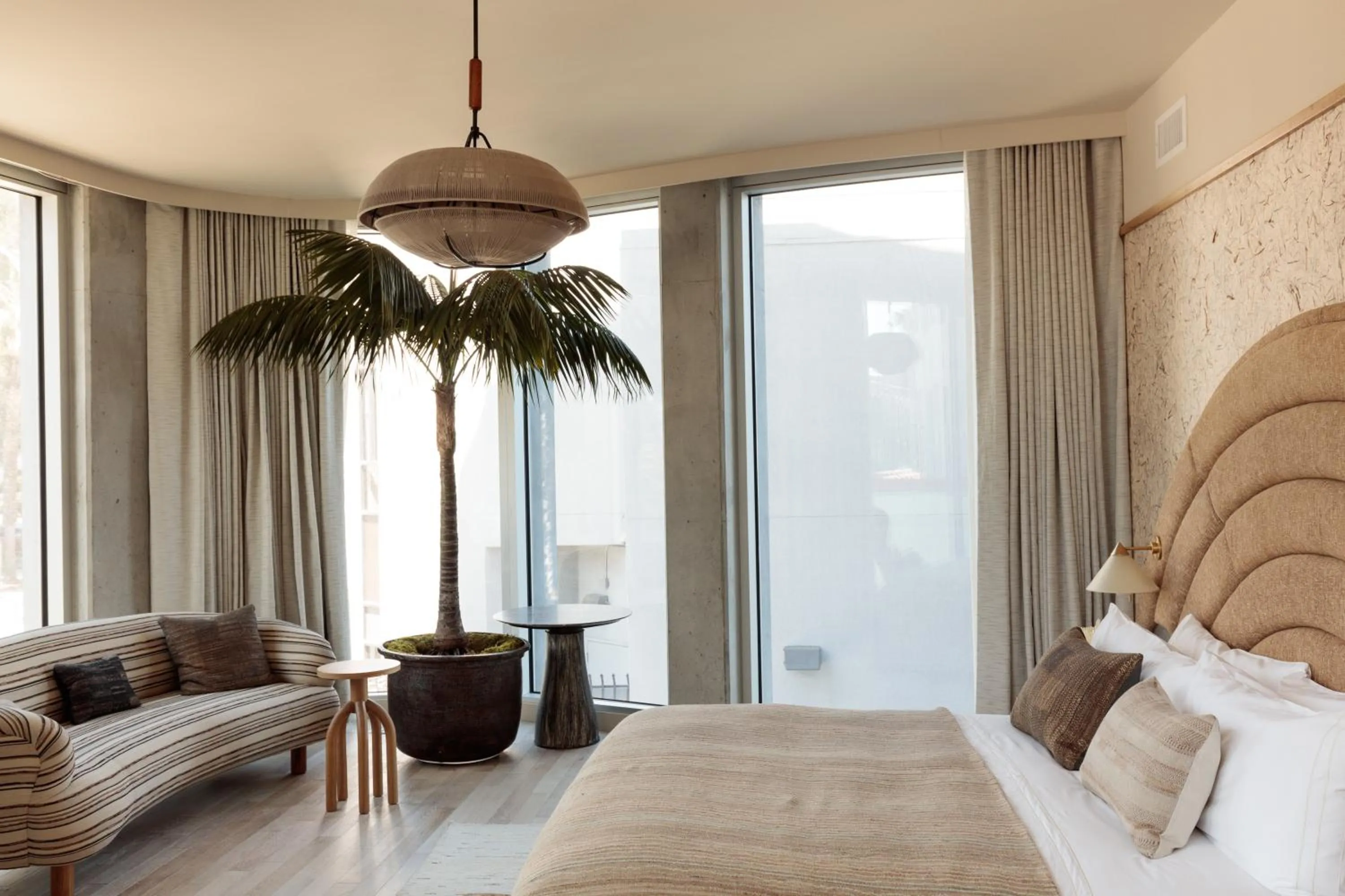 Bed in Santa Monica Proper Hotel, a Member of Design Hotels