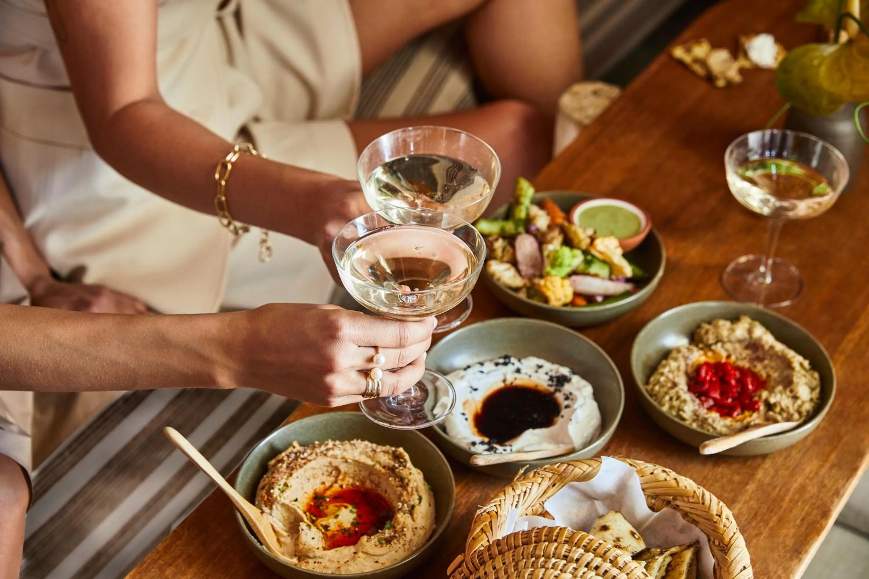 Food and drinks in Santa Monica Proper Hotel, a Member of Design Hotels