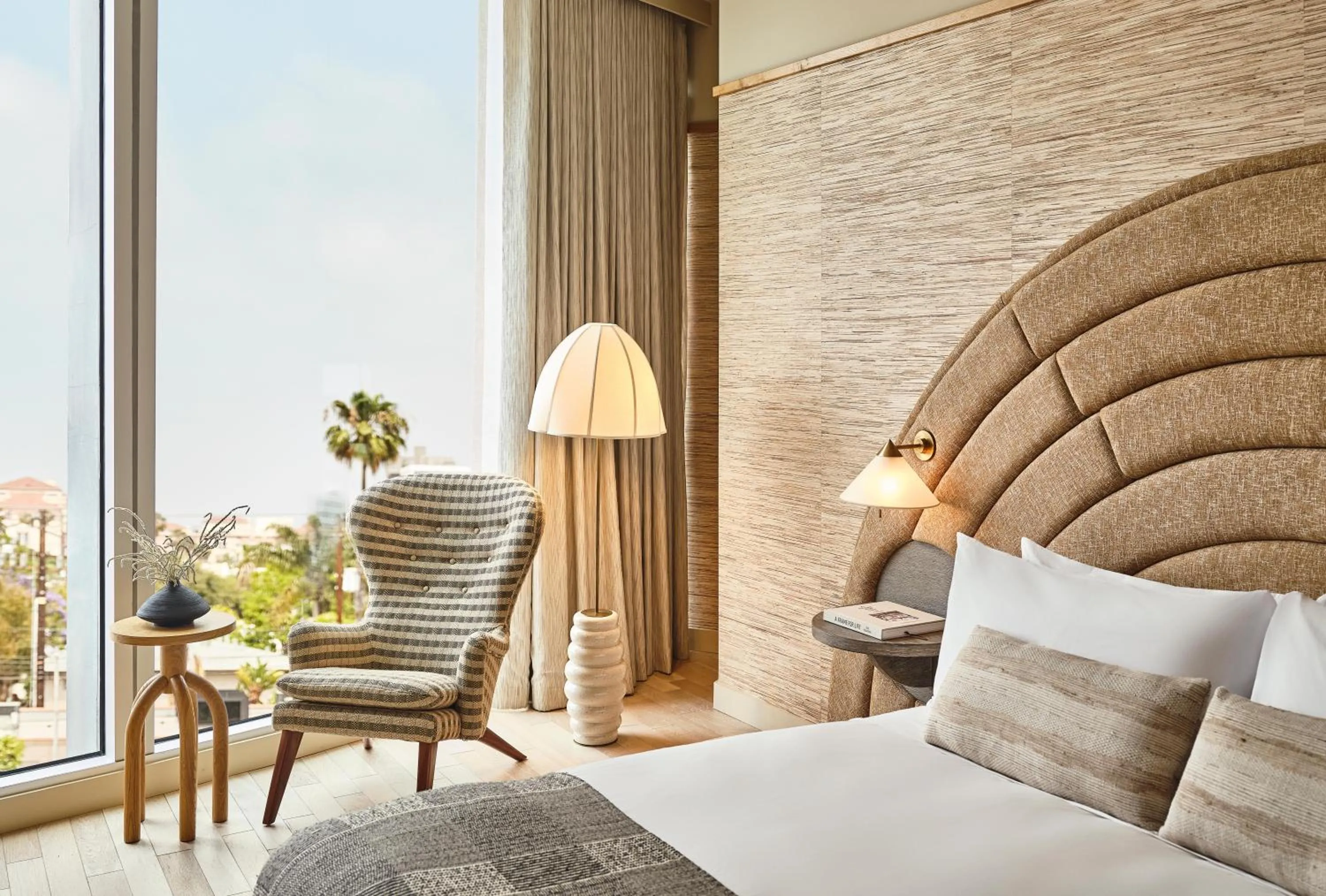 Bed in Santa Monica Proper Hotel, a Member of Design Hotels