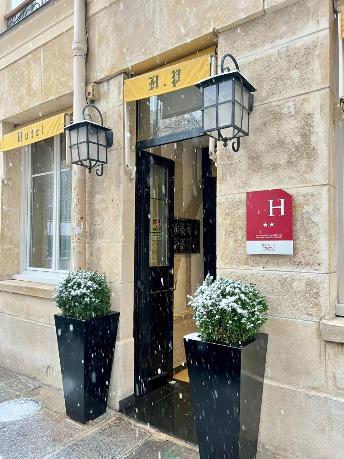 Property building in Pratic Hotel