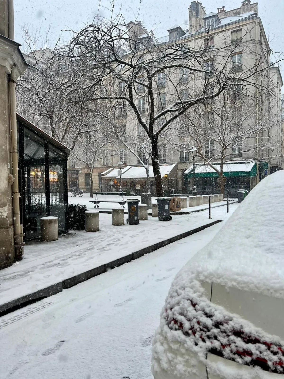 Property building in Pratic Hotel