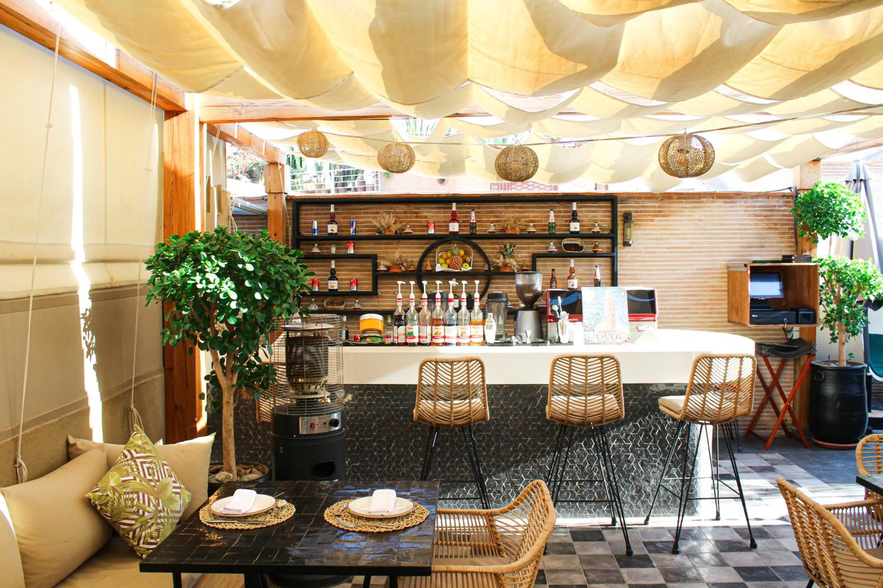 Restaurant/places to eat in Riad Al Rimal & Spa