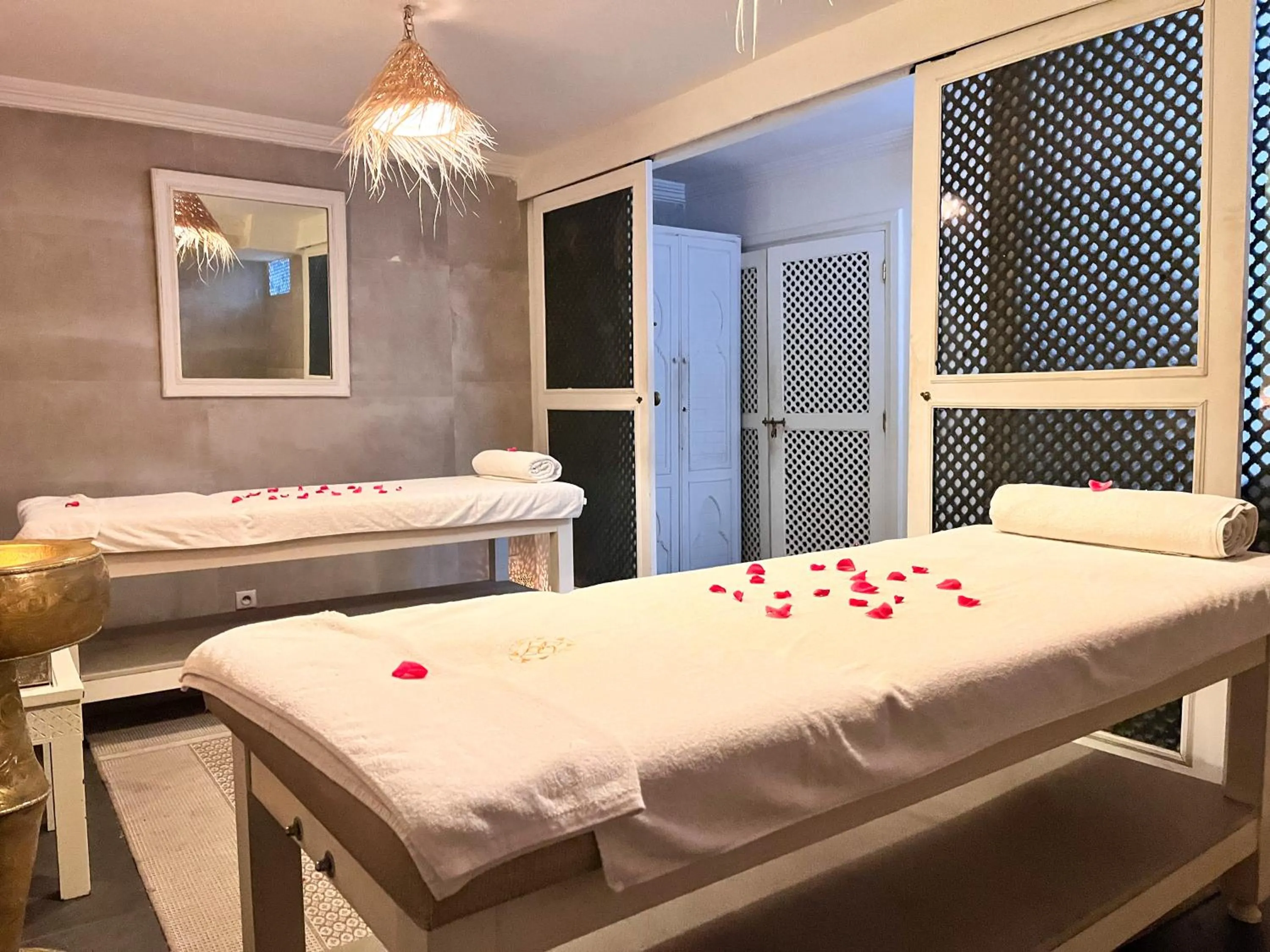 Massage, Bed in Riad Al Rimal & Spa