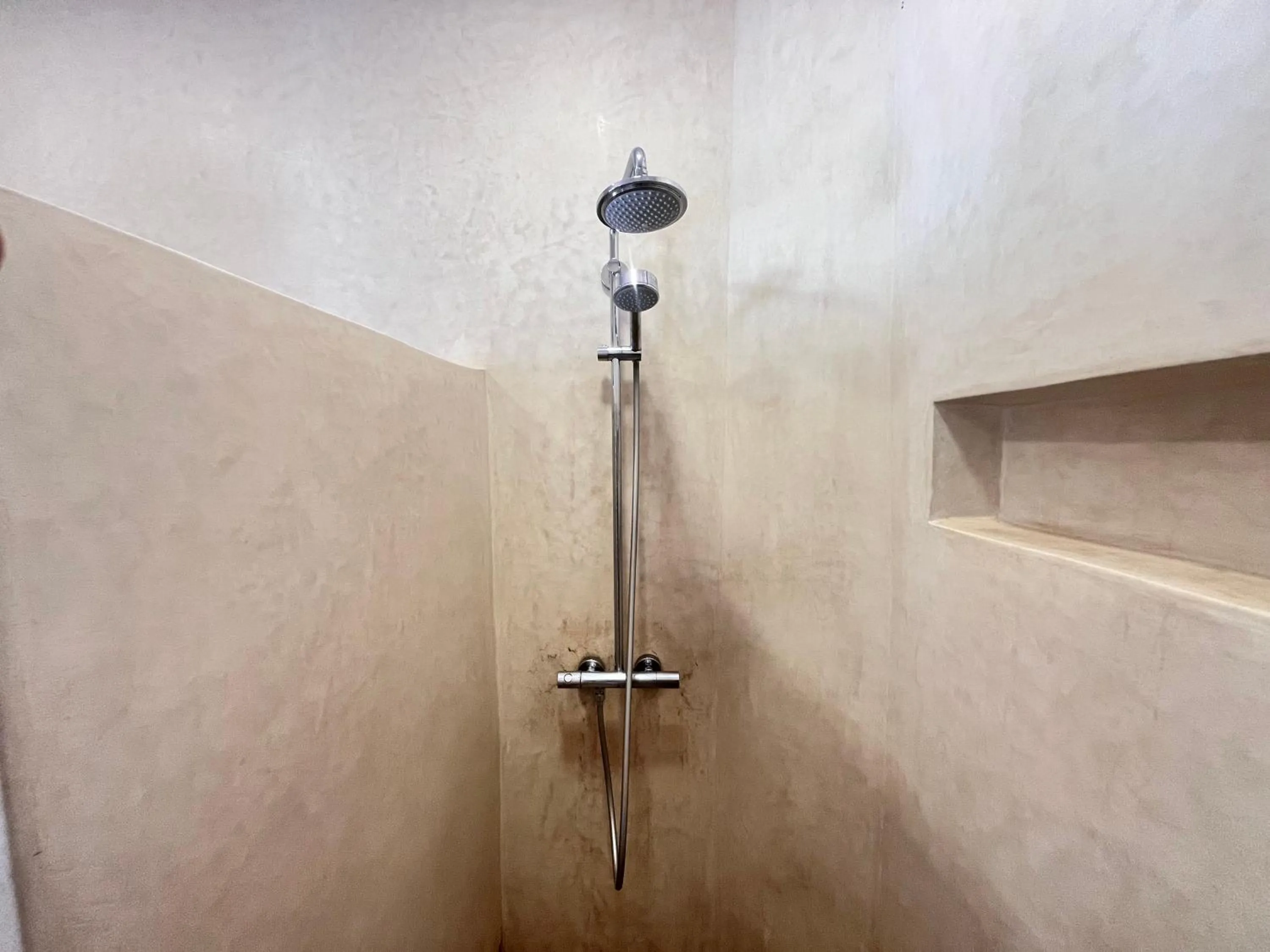 Shower in Riad Al Rimal & Spa
