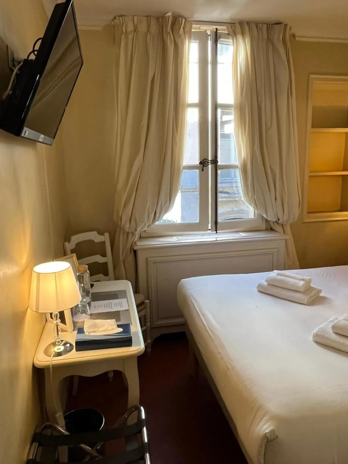 Bed in Les Quatre Dauphins