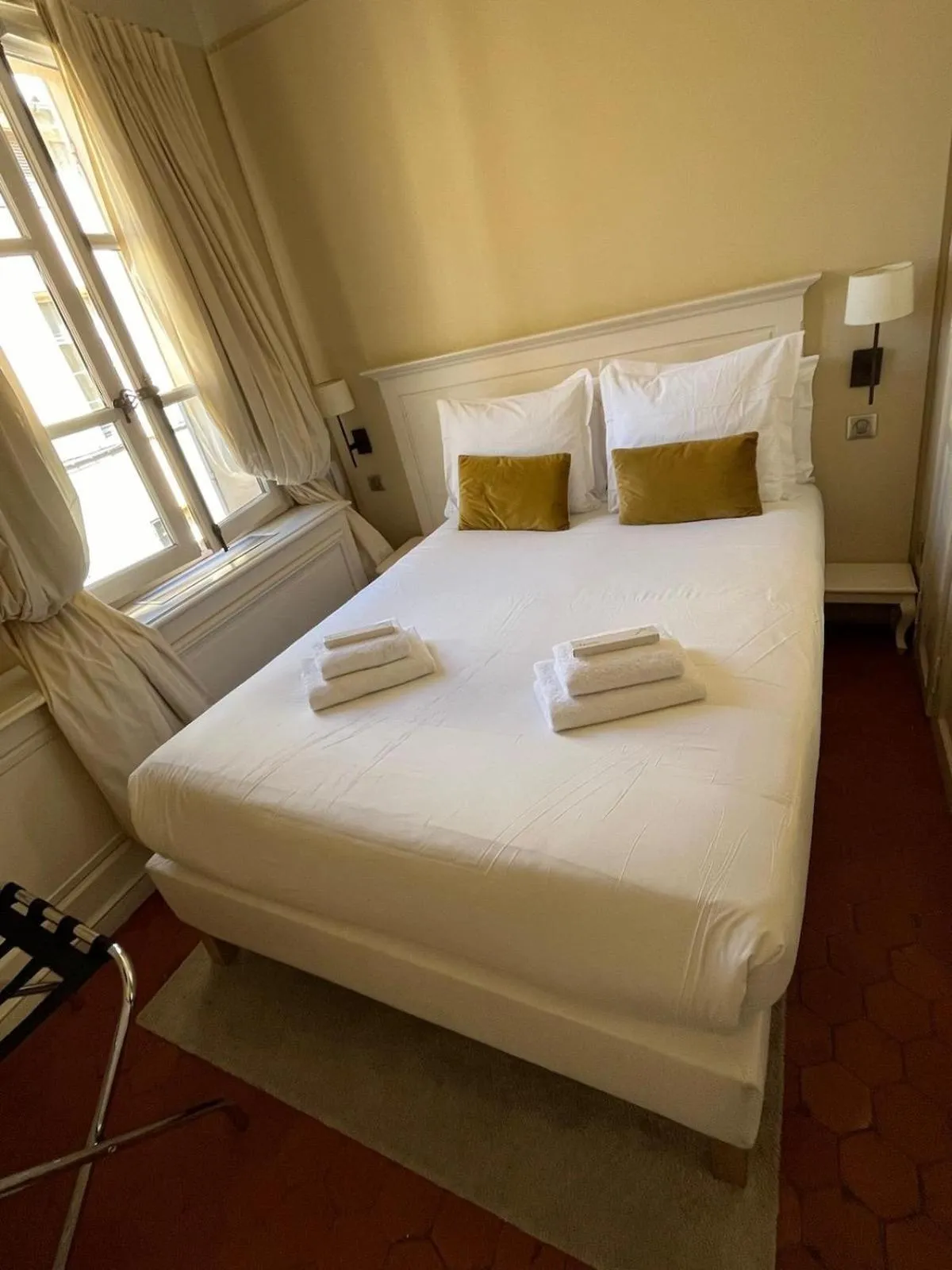 Bed in Les Quatre Dauphins