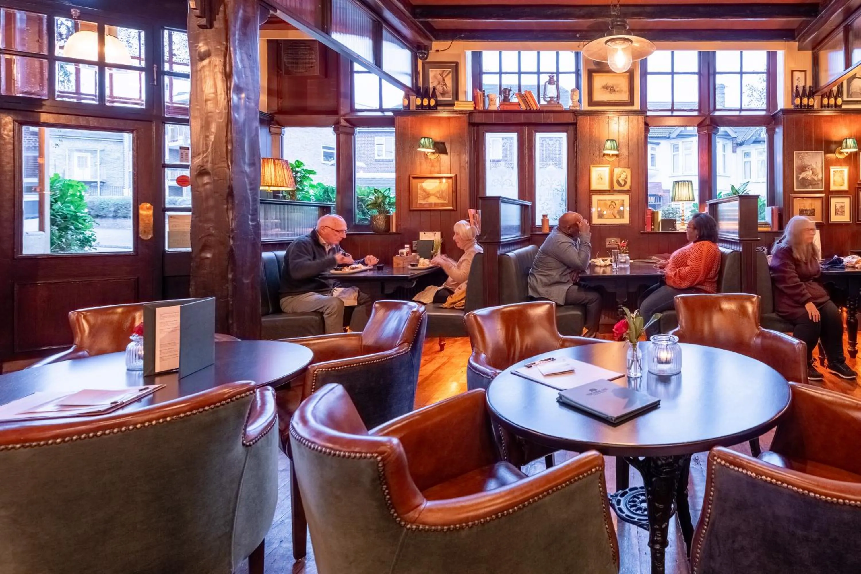 Lounge or bar in The Royal Oak