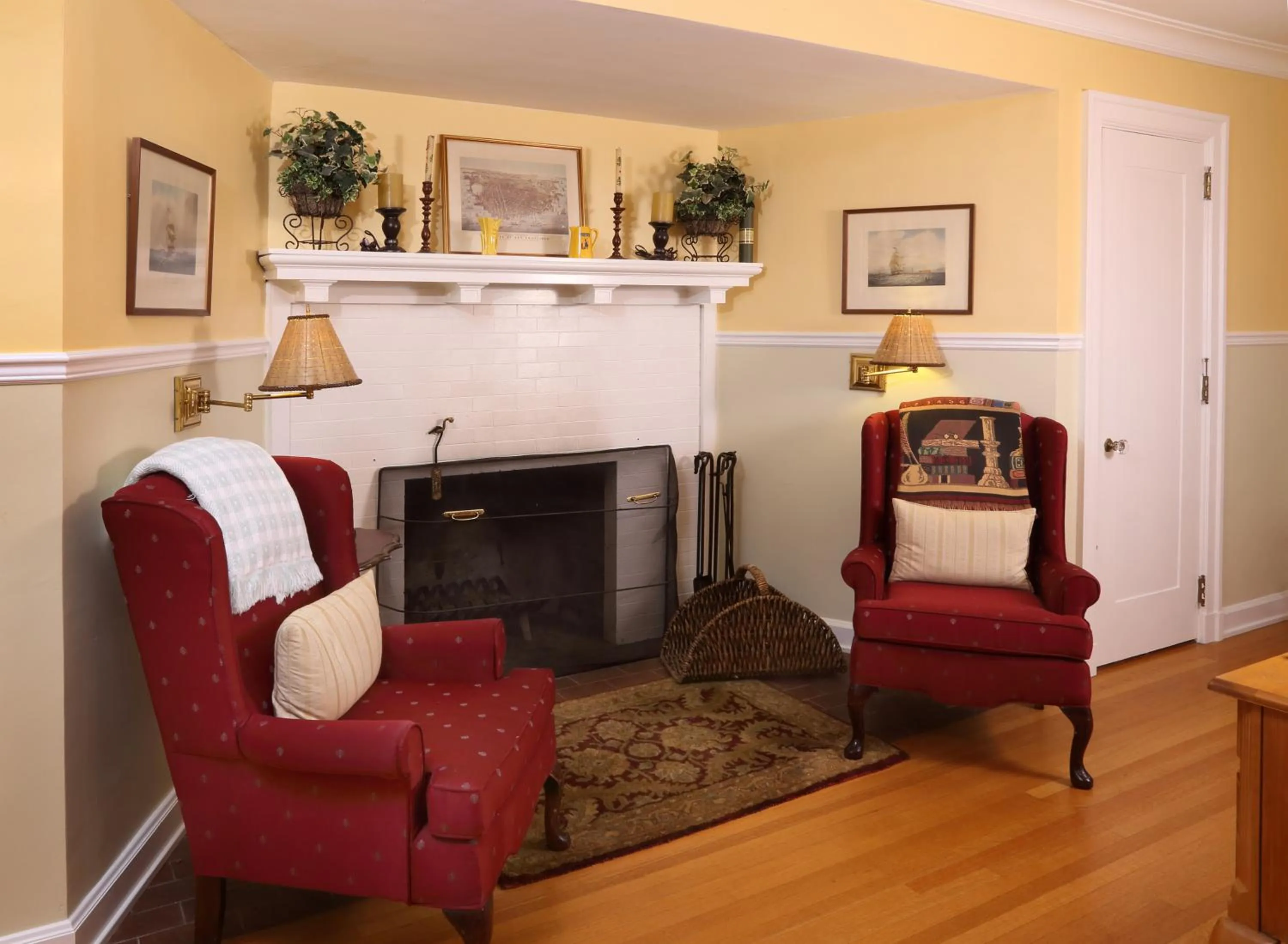 Decorative detail in Lilac Inn