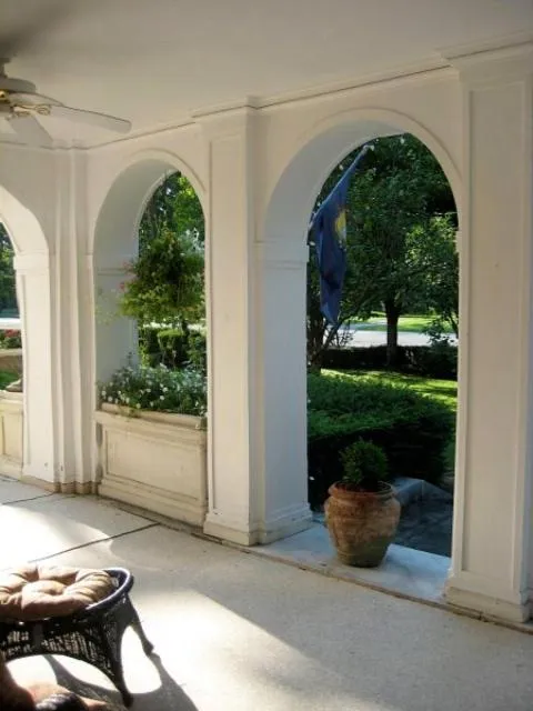 Facade/entrance in Lilac Inn