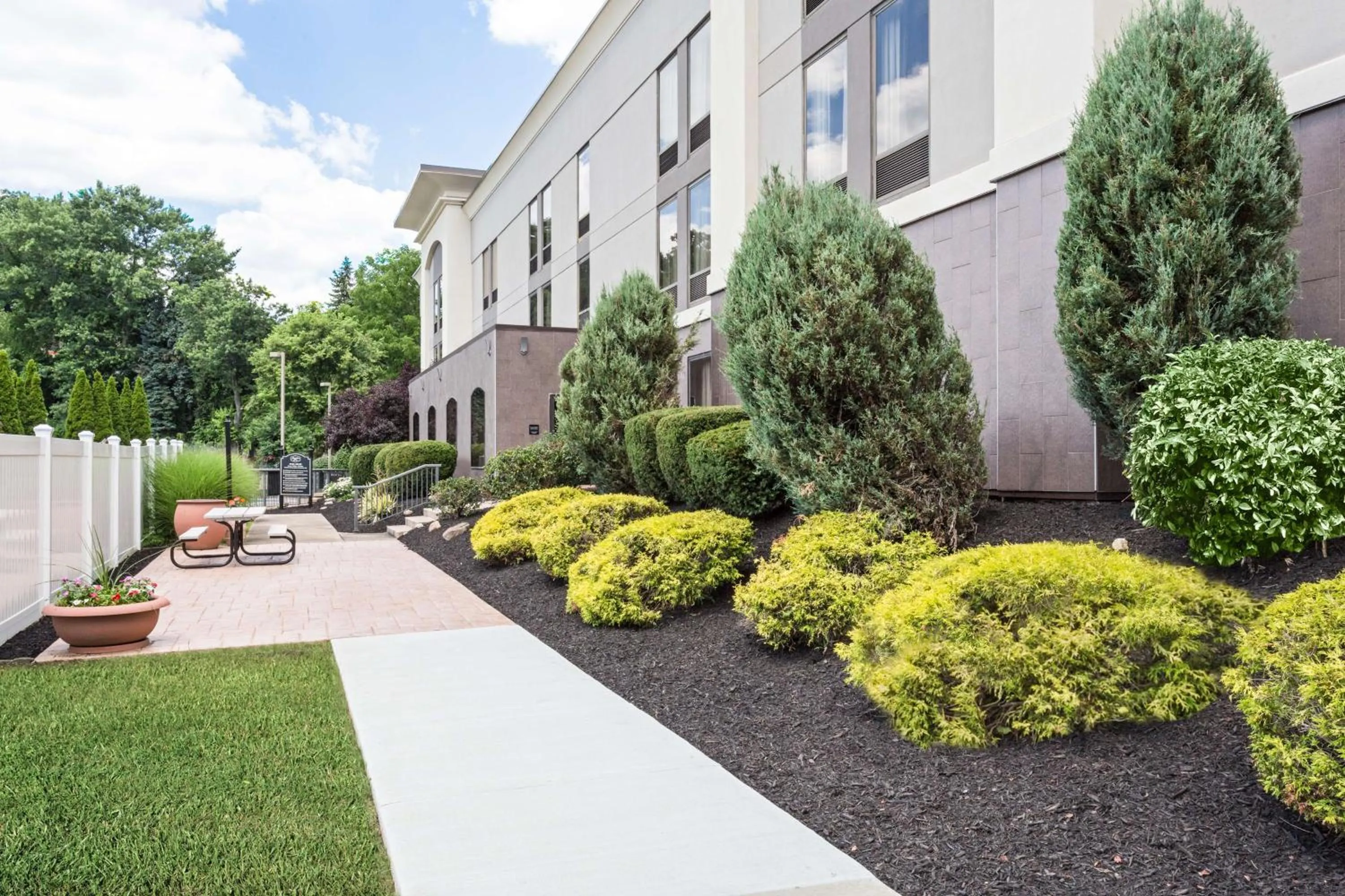 Inner courtyard view in Hampton Inn Pittsburgh/West Mifflin
