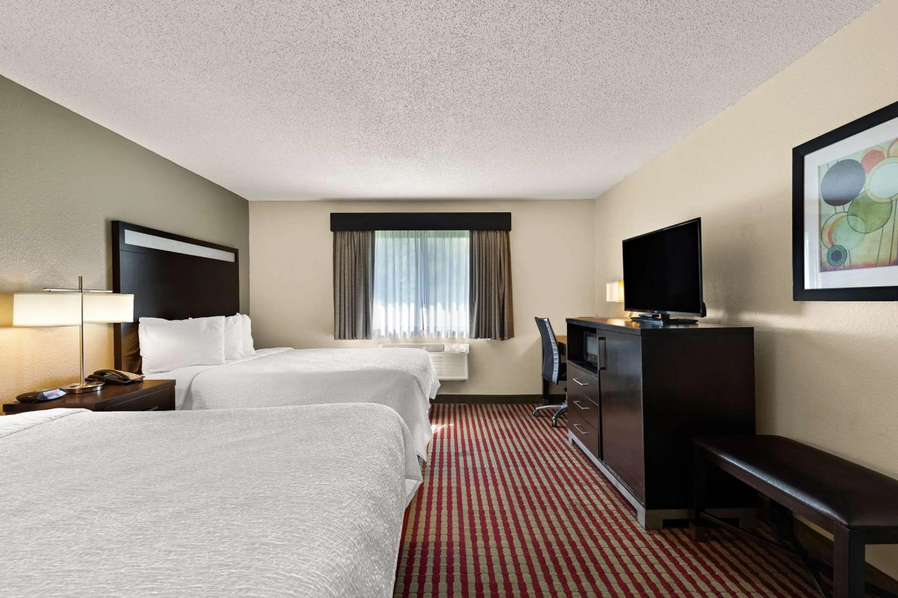 Bedroom, Bed in Best Western Germantown Inn