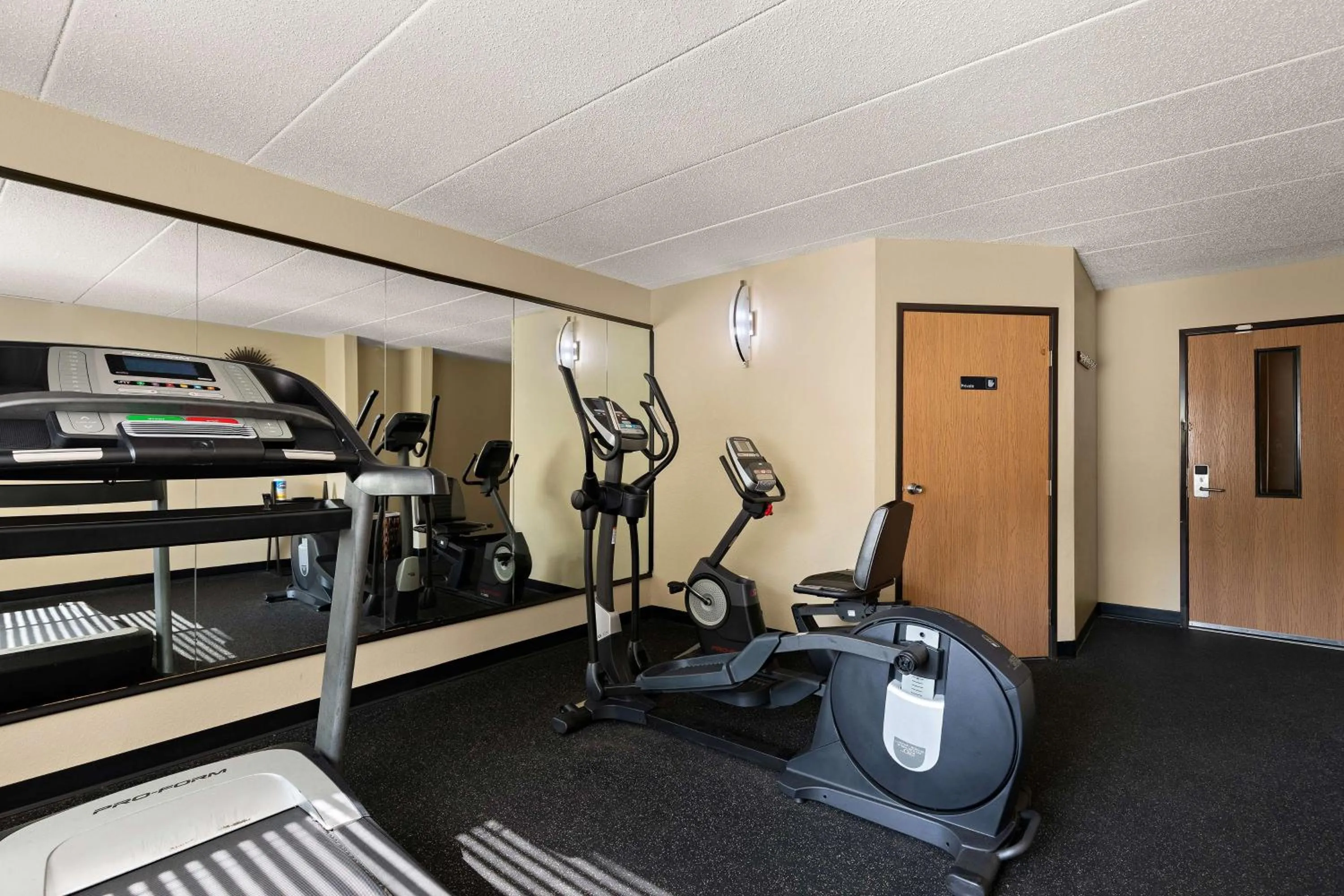 Fitness centre/facilities in Best Western Germantown Inn