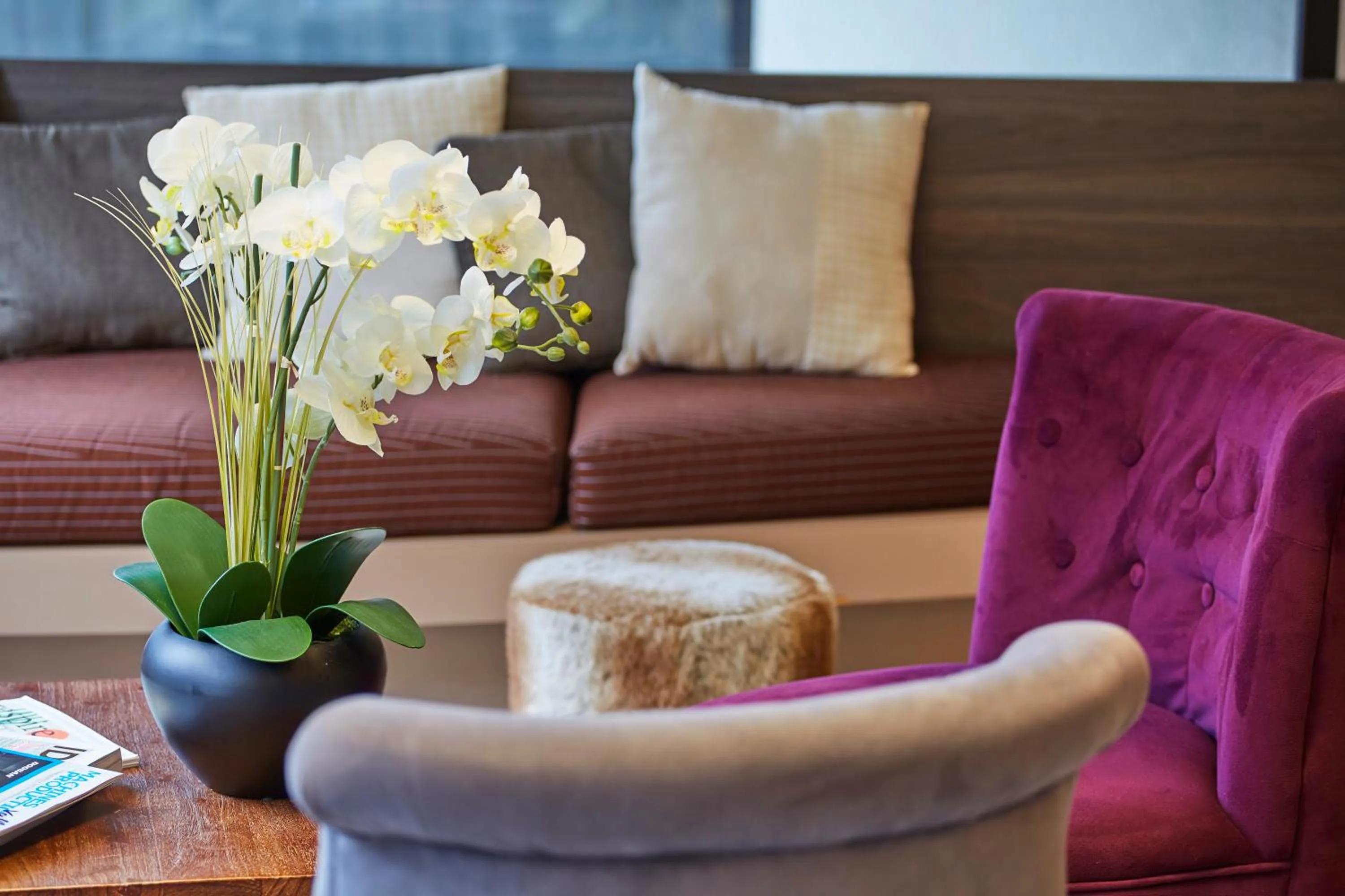 Seating area in Cit'Hôtel Le National