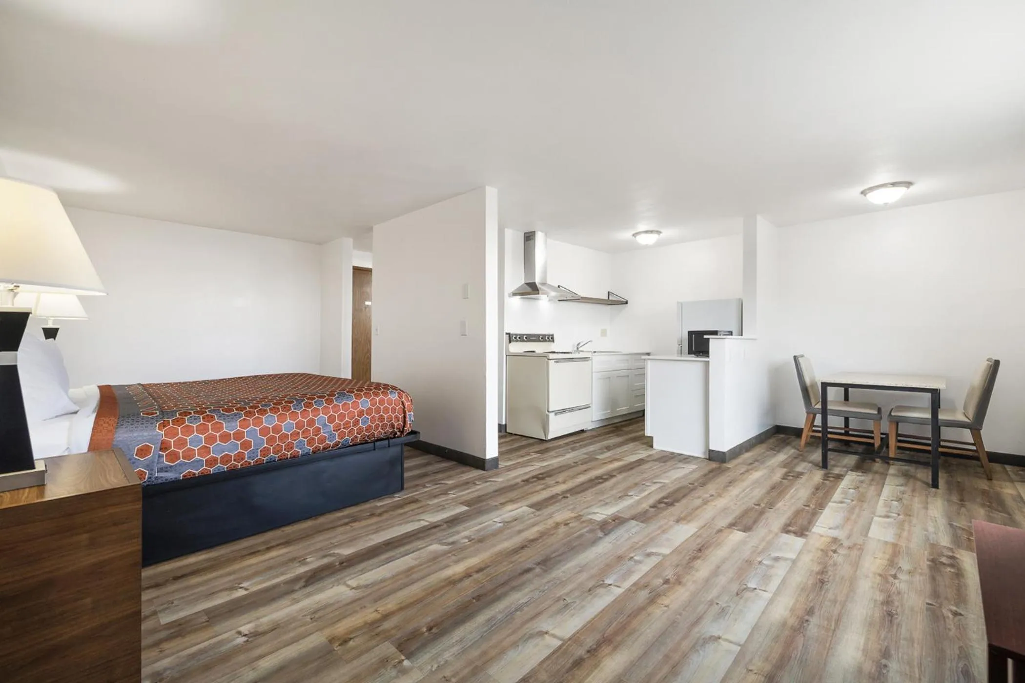 Kitchen or kitchenette in Kennewick Inn & Suites Tri Cities