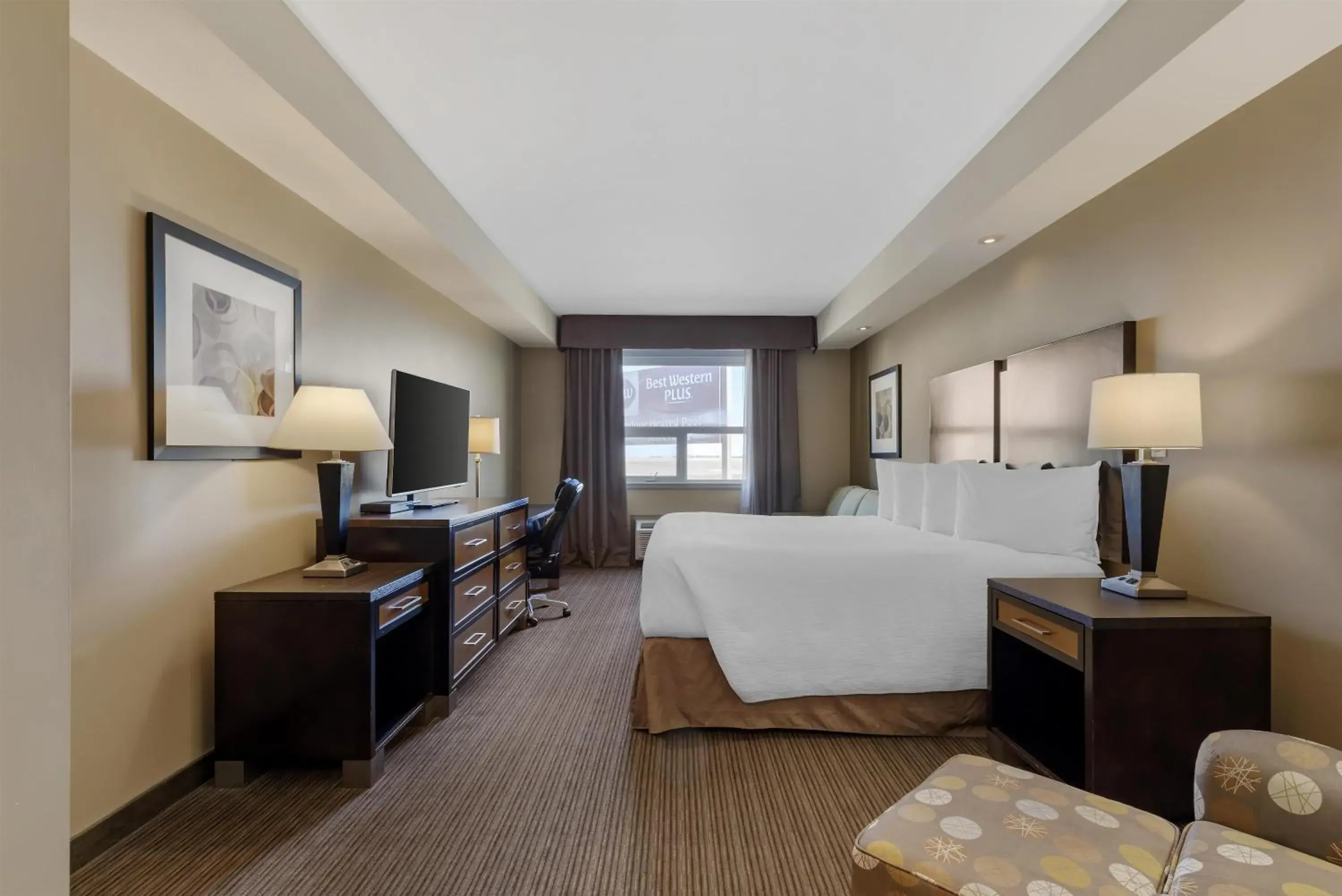 King Room with Sofa Bed and Kitchenette in Best Western Plus Moose Jaw King Room with Sofa Bed and Kitchenette in Best Western Plus Moose Jaw